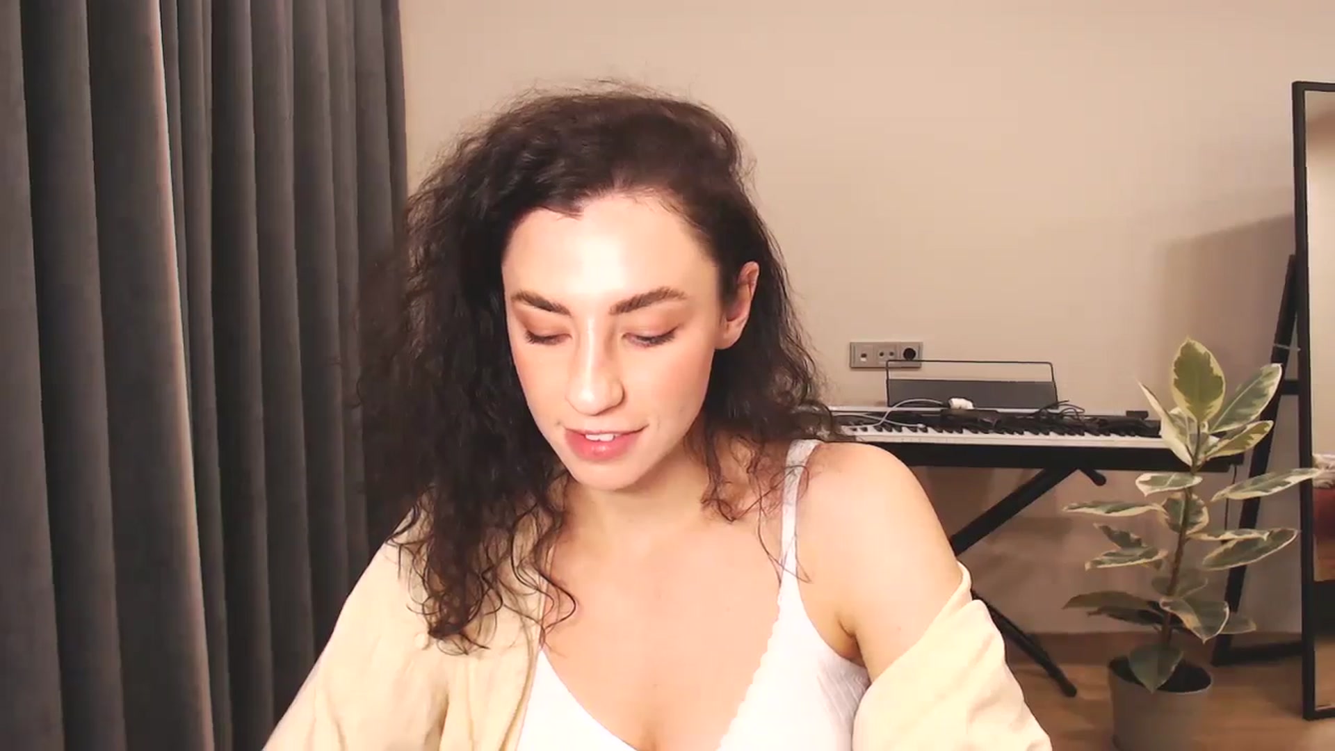 Gallery image thumbnail from Millla_Mi's myfreecams stream on, 11/23/2024, 22:08 image 10 of 20