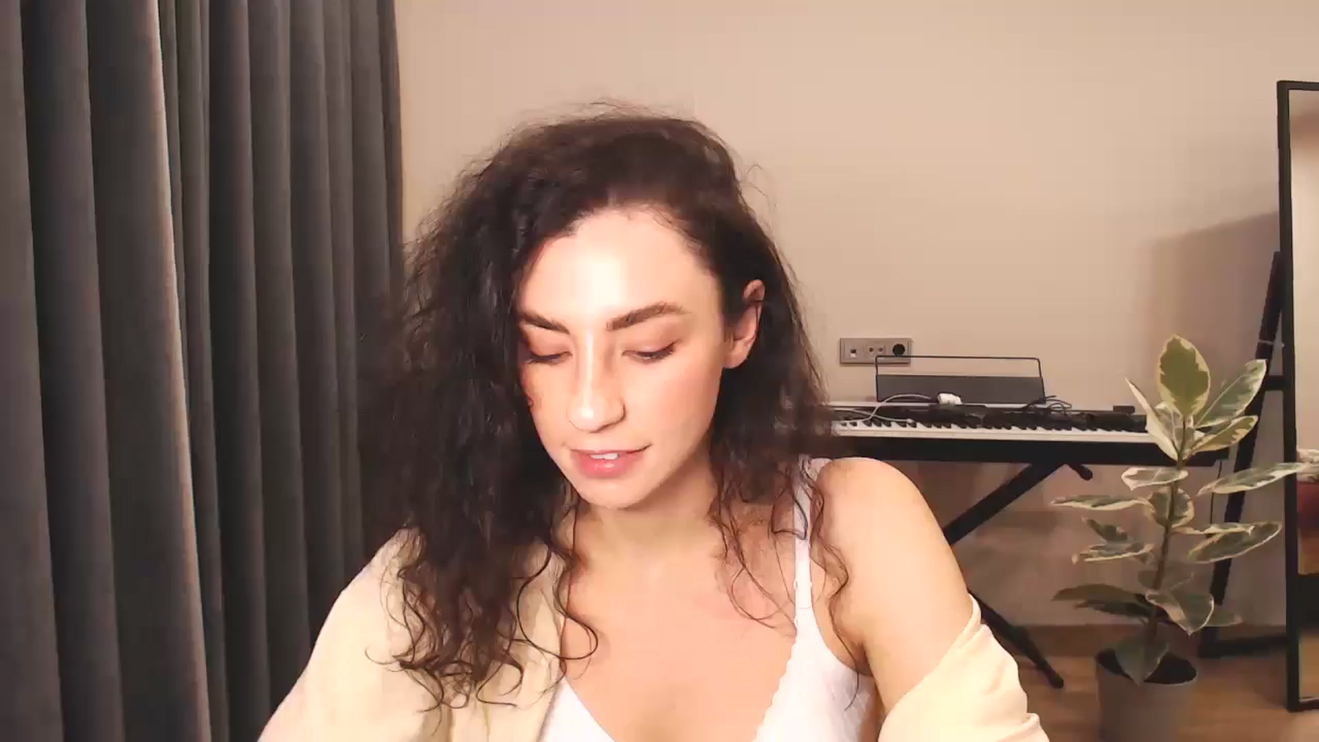 Gallery image thumbnail from Millla_Mi's myfreecams stream on, 11/23/2024, 22:08 image 13 of 20