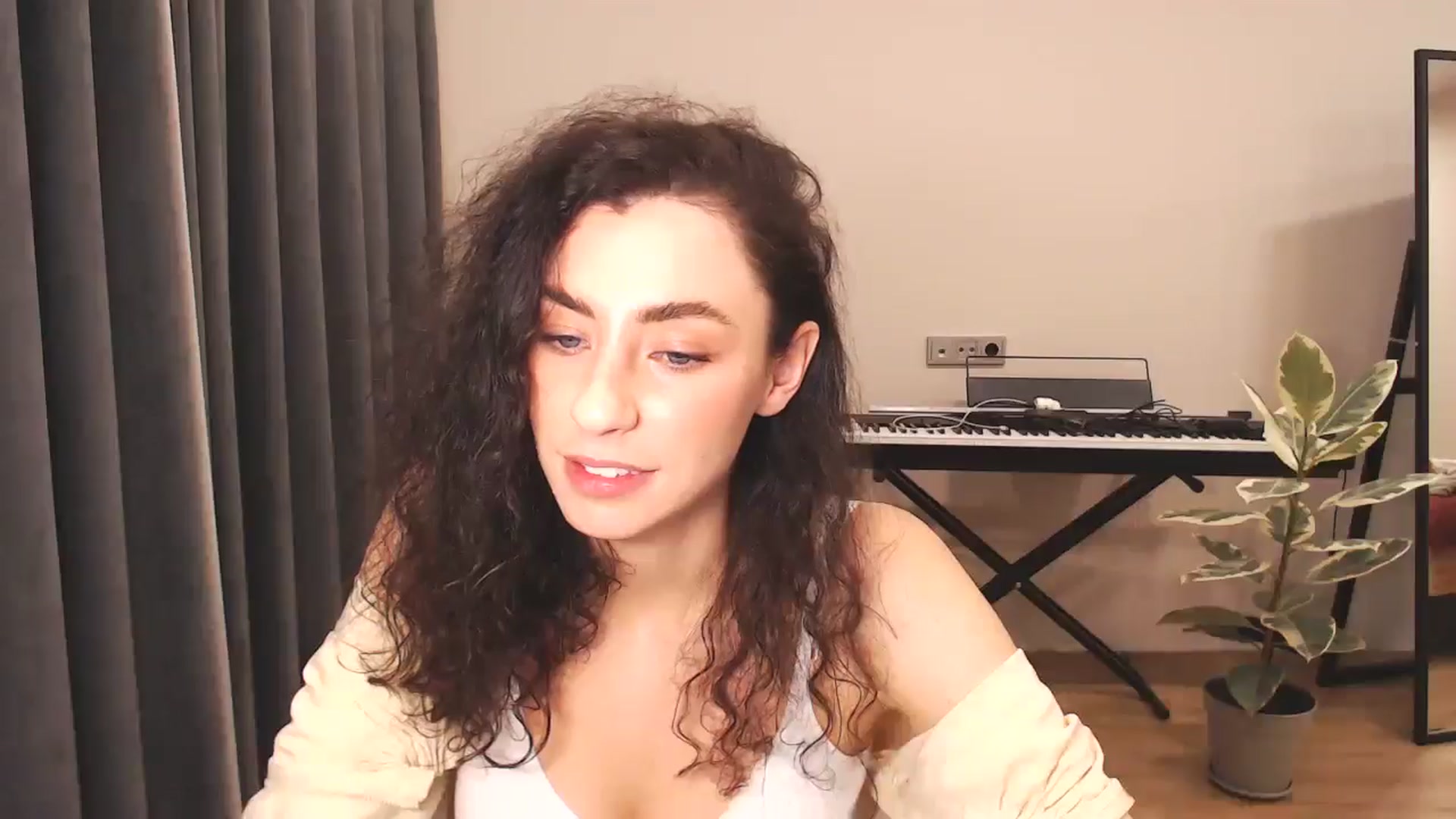 Gallery image thumbnail from Millla_Mi's myfreecams stream on, 11/23/2024, 23:18 image 5 of 20