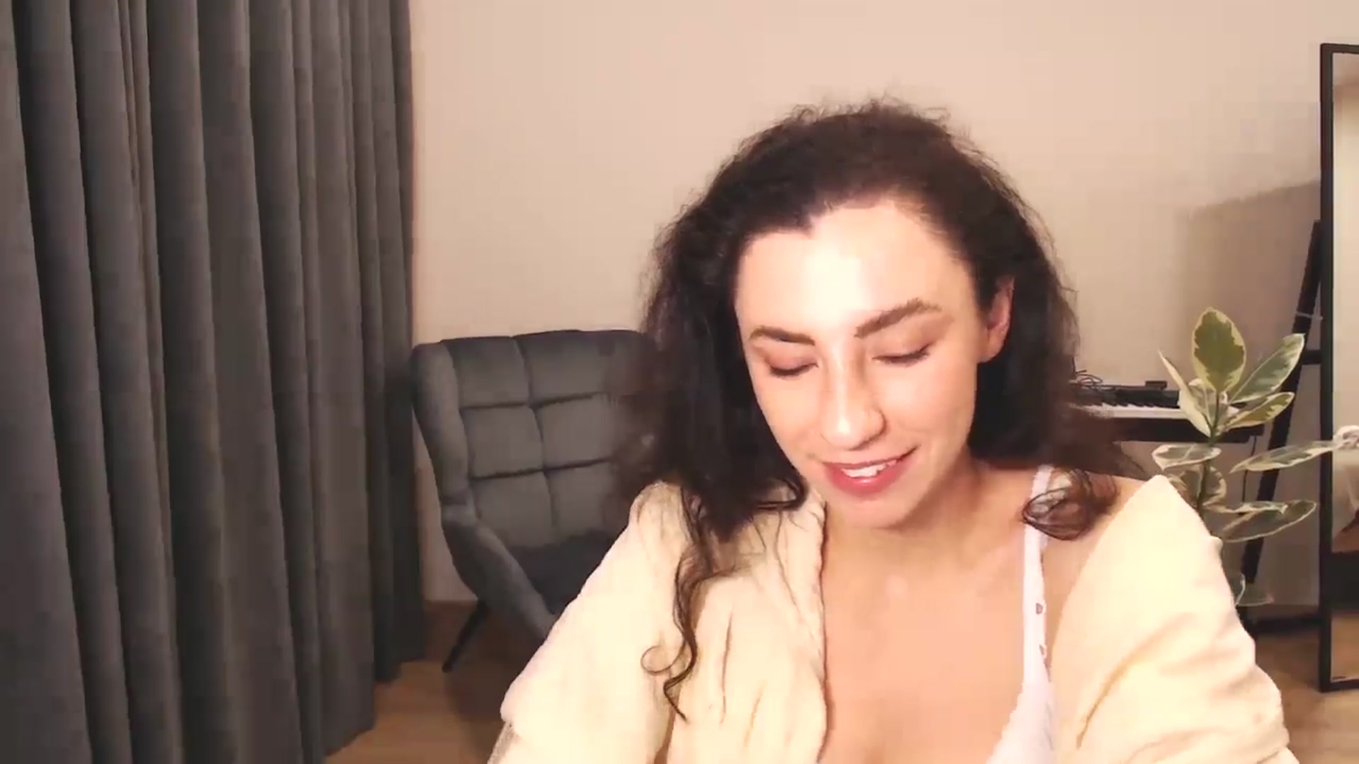 Gallery image thumbnail from Millla_Mi's myfreecams stream on, 11/24/2024, 22:27 image 8 of 20
