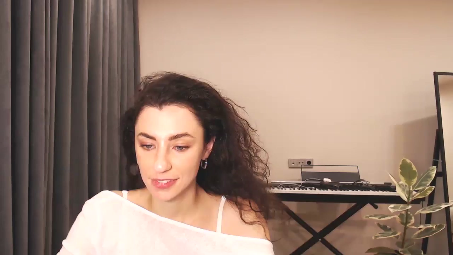 Gallery image thumbnail from Millla_Mi's myfreecams stream on, 11/25/2024, 01:00 image 19 of 20