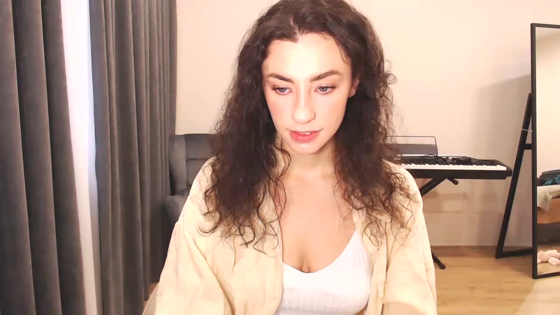 Gallery image thumbnail from Millla_Mi's myfreecams stream on, 11/30/2024, 07:04 image 16 of 20