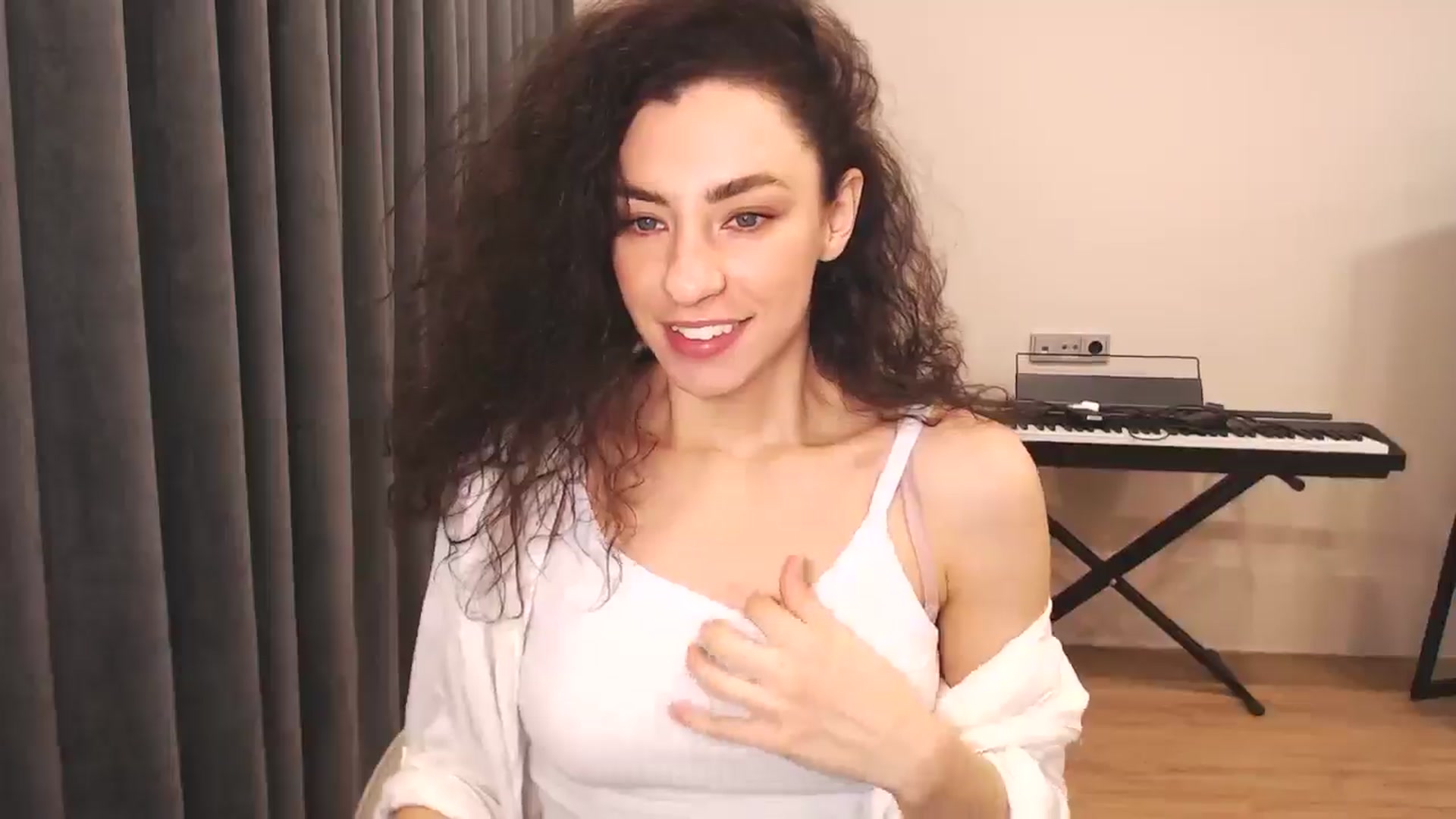 Gallery image thumbnail from Millla_Mi's myfreecams stream on, 12/07/2024, 11:38 image 15 of 20