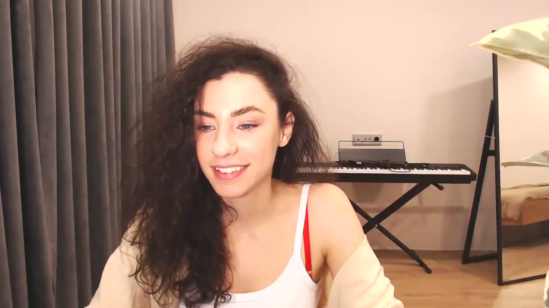 Gallery image thumbnail from Millla_Mi's myfreecams stream on, 12/14/2024, 15:09 image 3 of 20