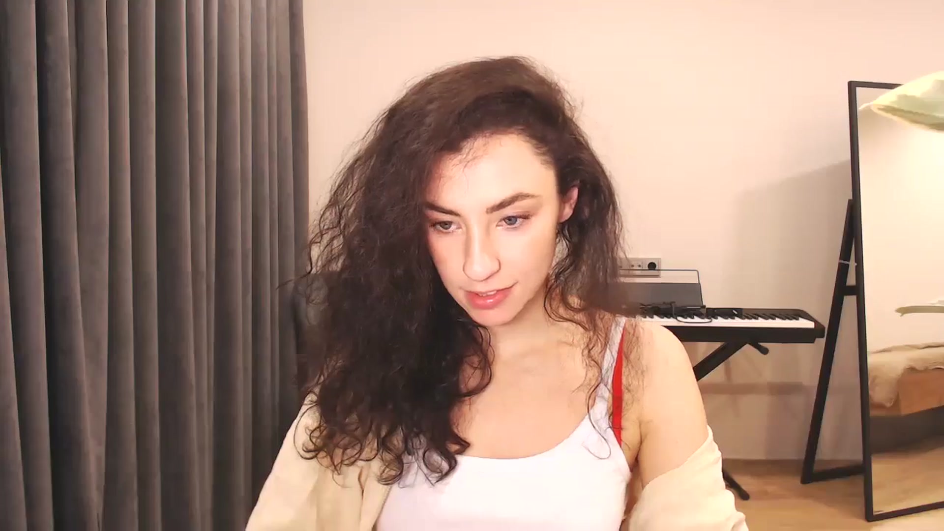 Gallery image thumbnail from Millla_Mi's myfreecams stream on, 12/14/2024, 15:36 image 12 of 20