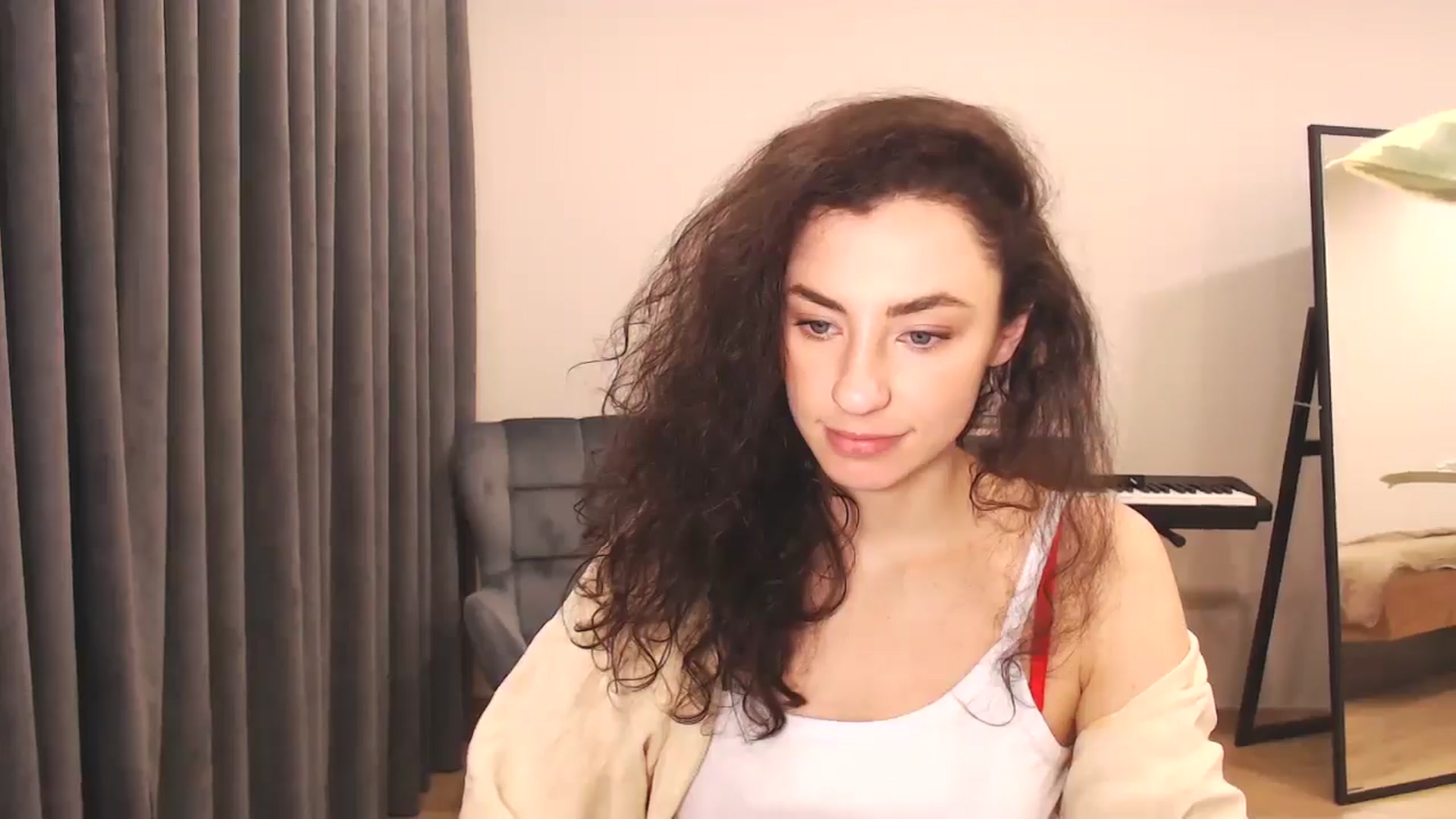 Gallery image thumbnail from Millla_Mi's myfreecams stream on, 12/14/2024, 15:36 image 9 of 20