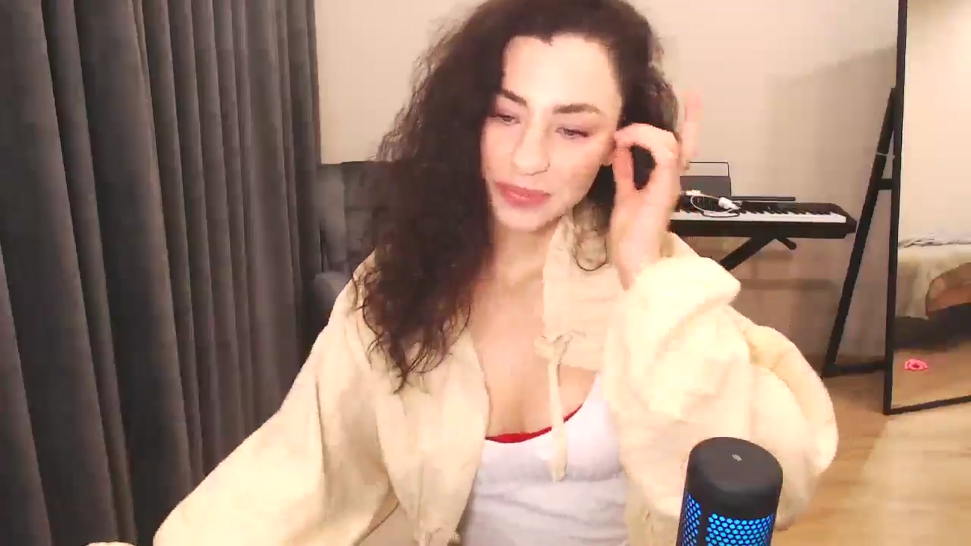 Gallery image thumbnail from Millla_Mi's myfreecams stream on, 12/16/2024, 15:29 image 15 of 20