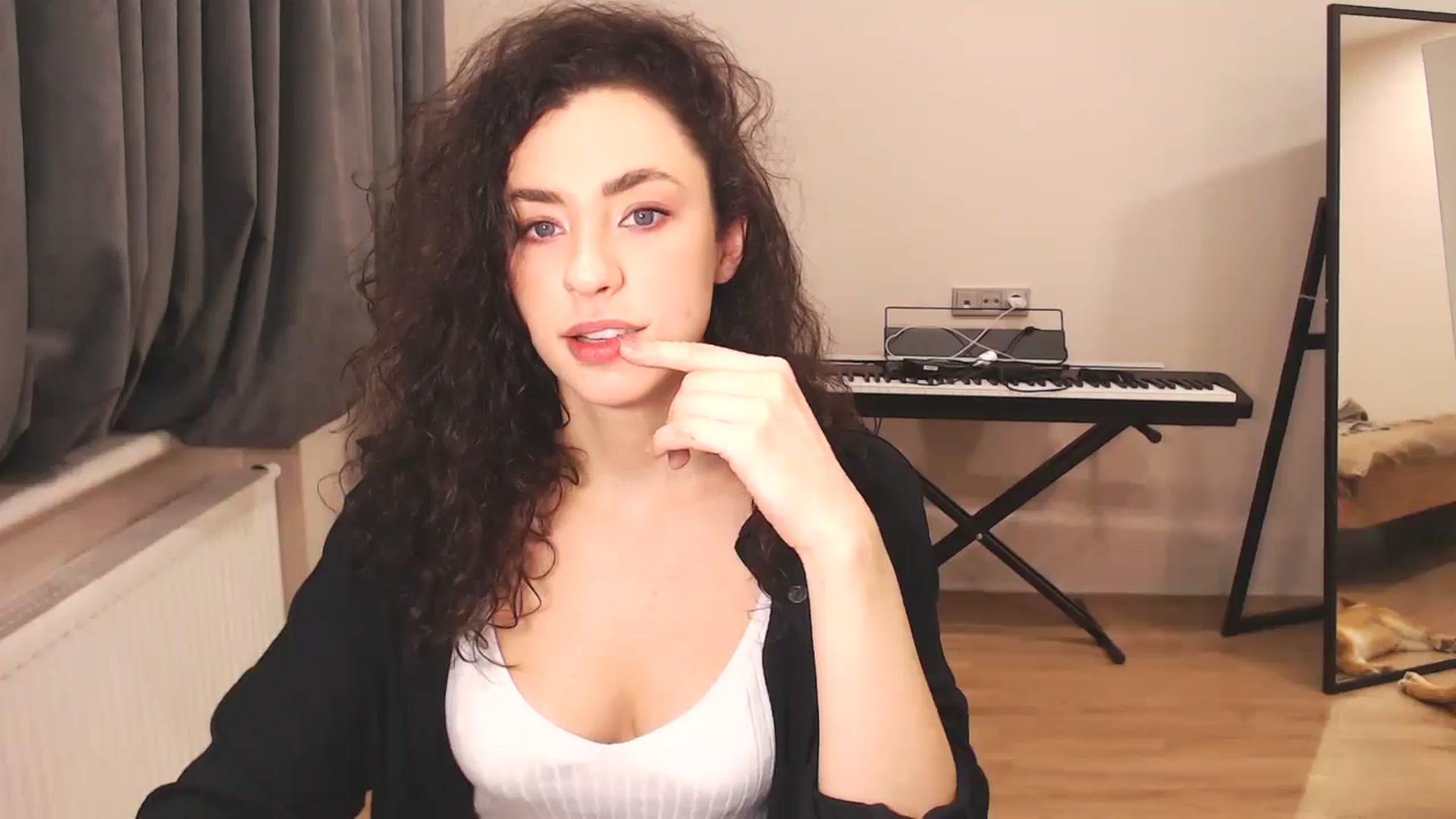 Gallery image thumbnail from Millla_Mi's myfreecams stream on, 12/21/2024, 15:45 image 15 of 20