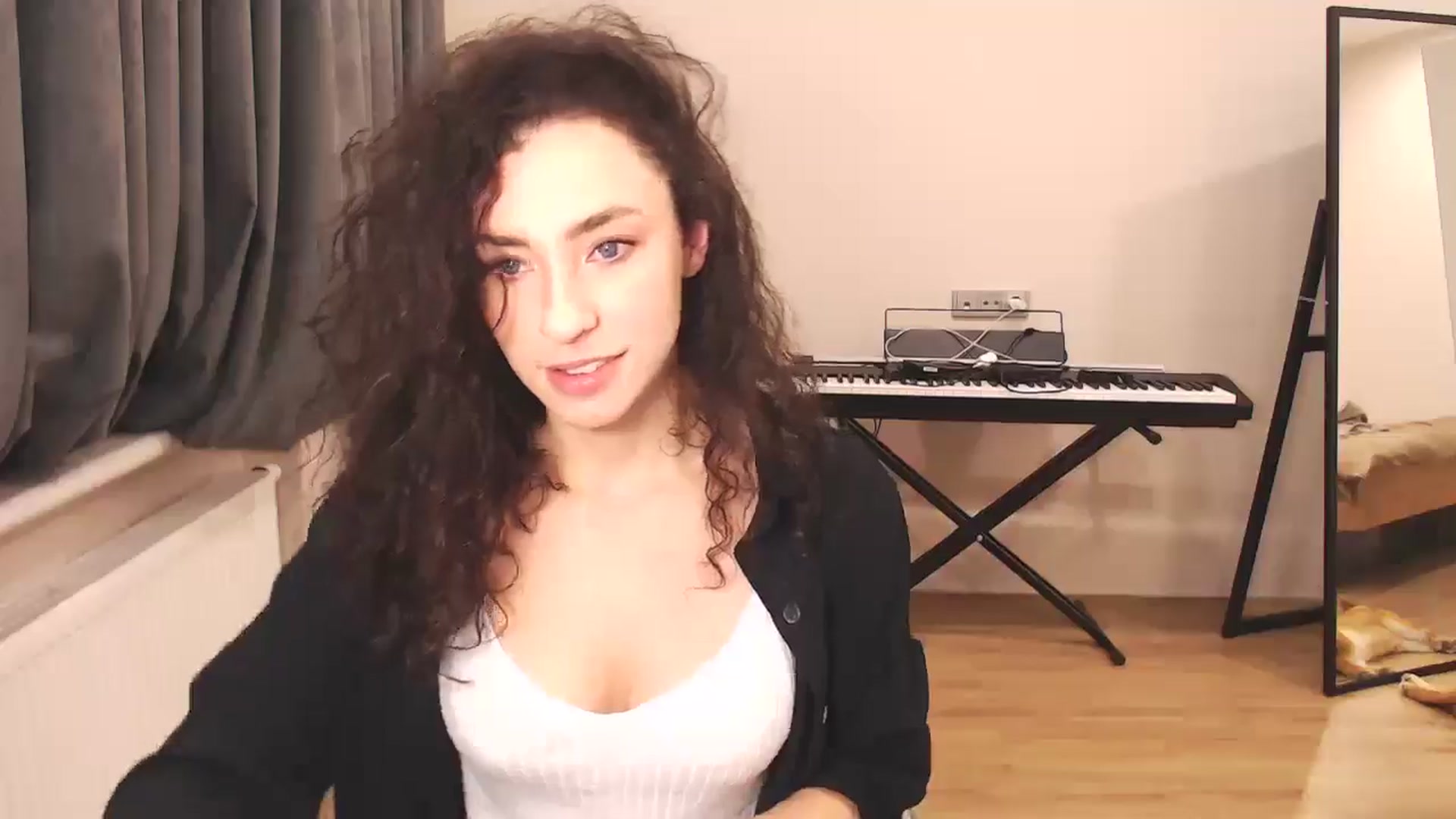 Gallery image thumbnail from Millla_Mi's myfreecams stream on, 12/21/2024, 15:45 image 19 of 20