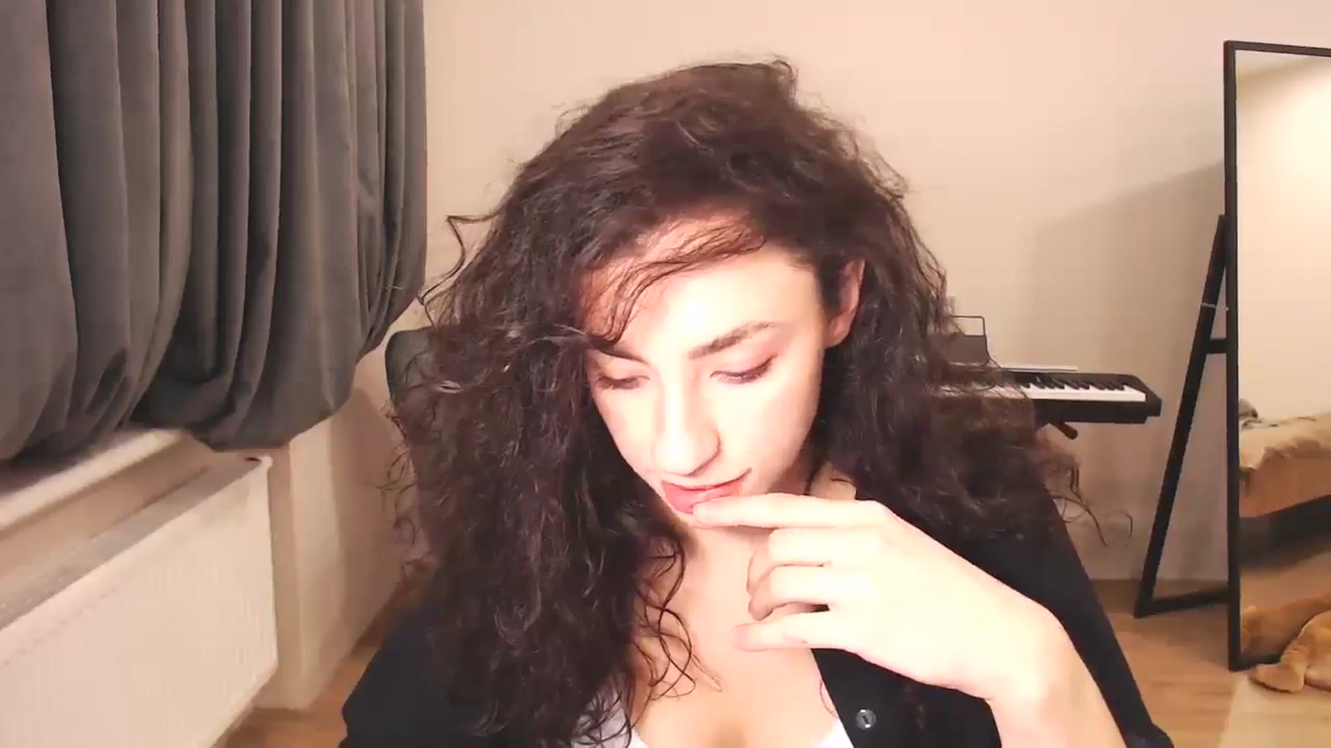 Gallery image thumbnail from Millla_Mi's myfreecams stream on, 12/21/2024, 16:59 image 15 of 20