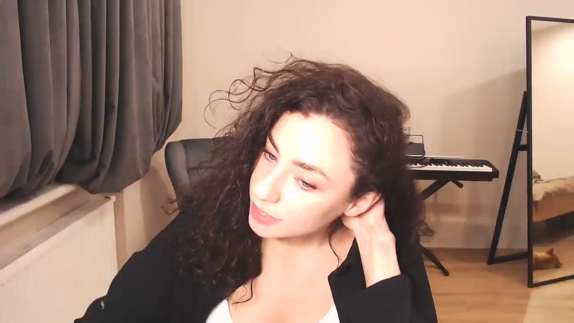 Gallery image thumbnail from Millla_Mi's myfreecams stream on, 12/21/2024, 16:59 image 18 of 20