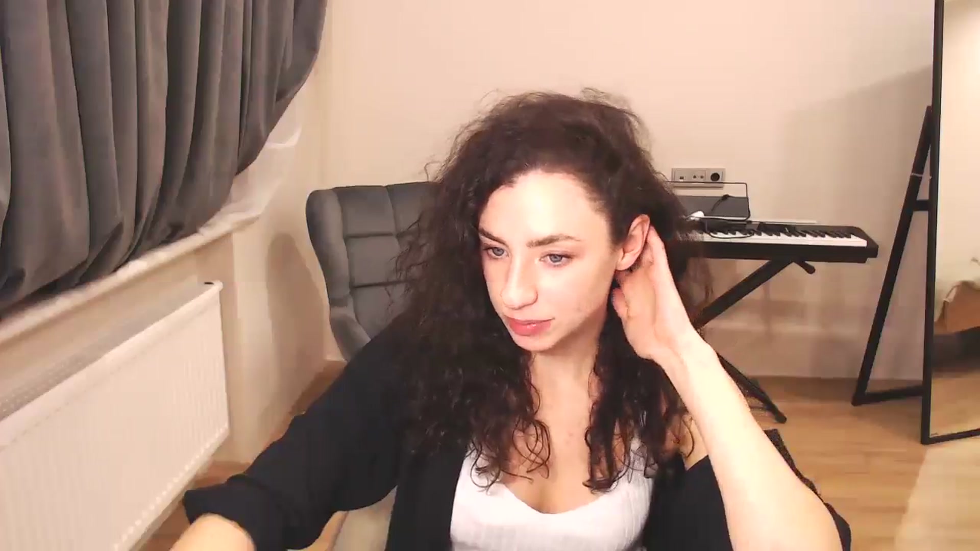 Gallery image thumbnail from Millla_Mi's myfreecams stream on, 12/21/2024, 21:08 image 14 of 20