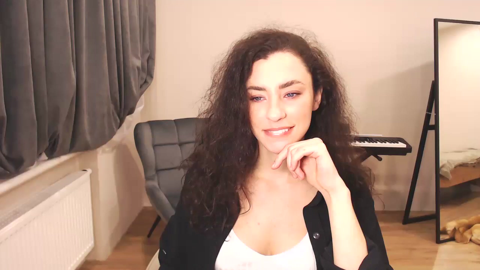 Gallery image thumbnail from Millla_Mi's myfreecams stream on, 12/22/2024, 12:34 image 6 of 20