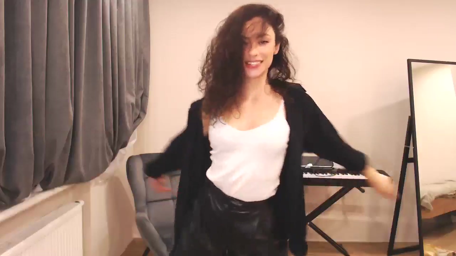 Gallery image thumbnail from Millla_Mi's myfreecams stream on, 12/22/2024, 12:50 image 10 of 20