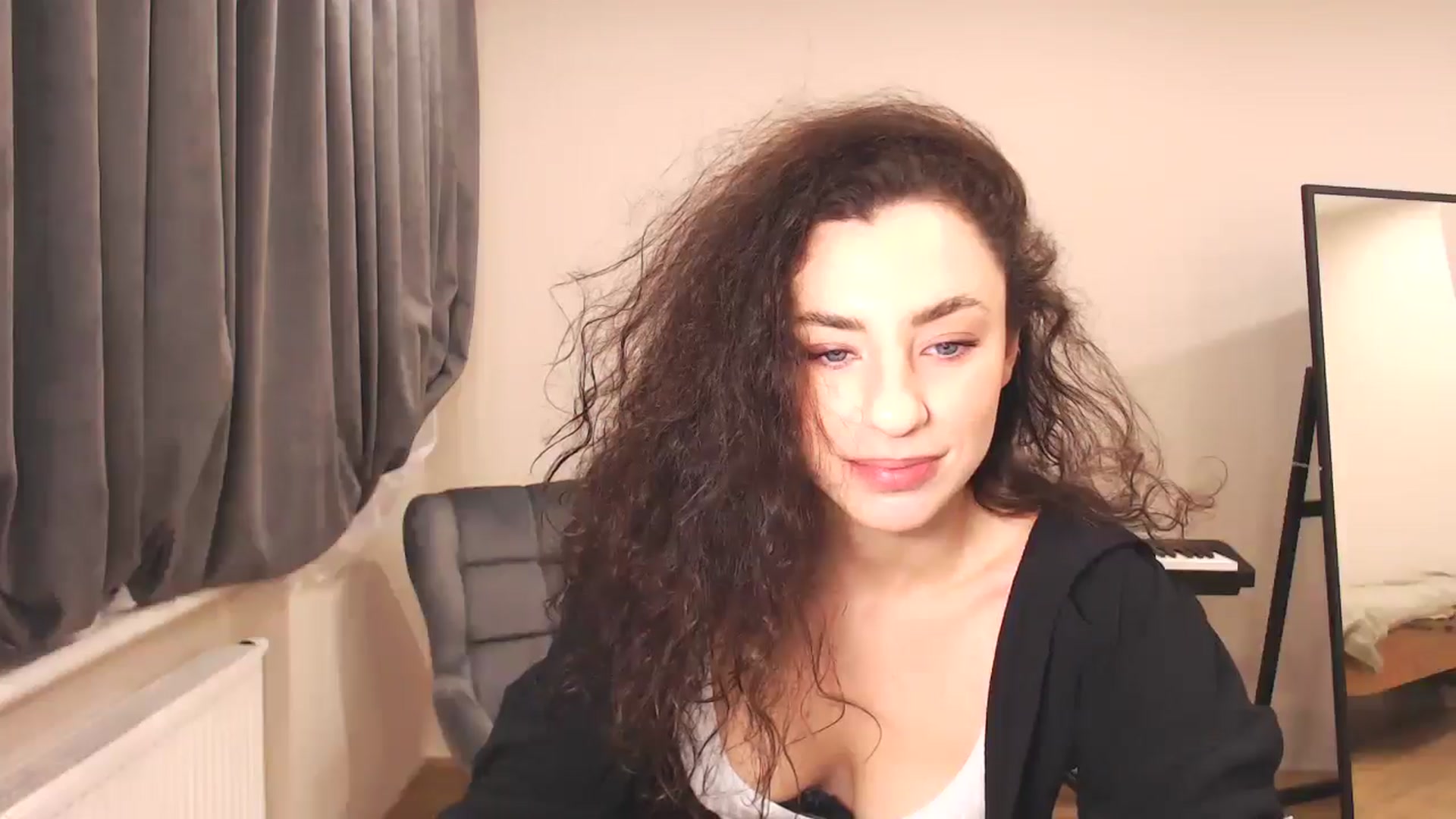 Gallery image thumbnail from Millla_Mi's myfreecams stream on, 12/22/2024, 12:50 image 11 of 20