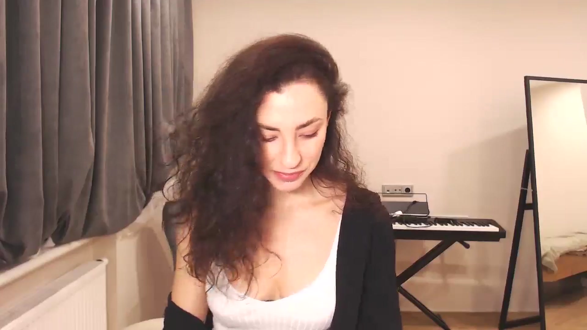 Gallery image thumbnail from Millla_Mi's myfreecams stream on, 12/22/2024, 12:50 image 15 of 20