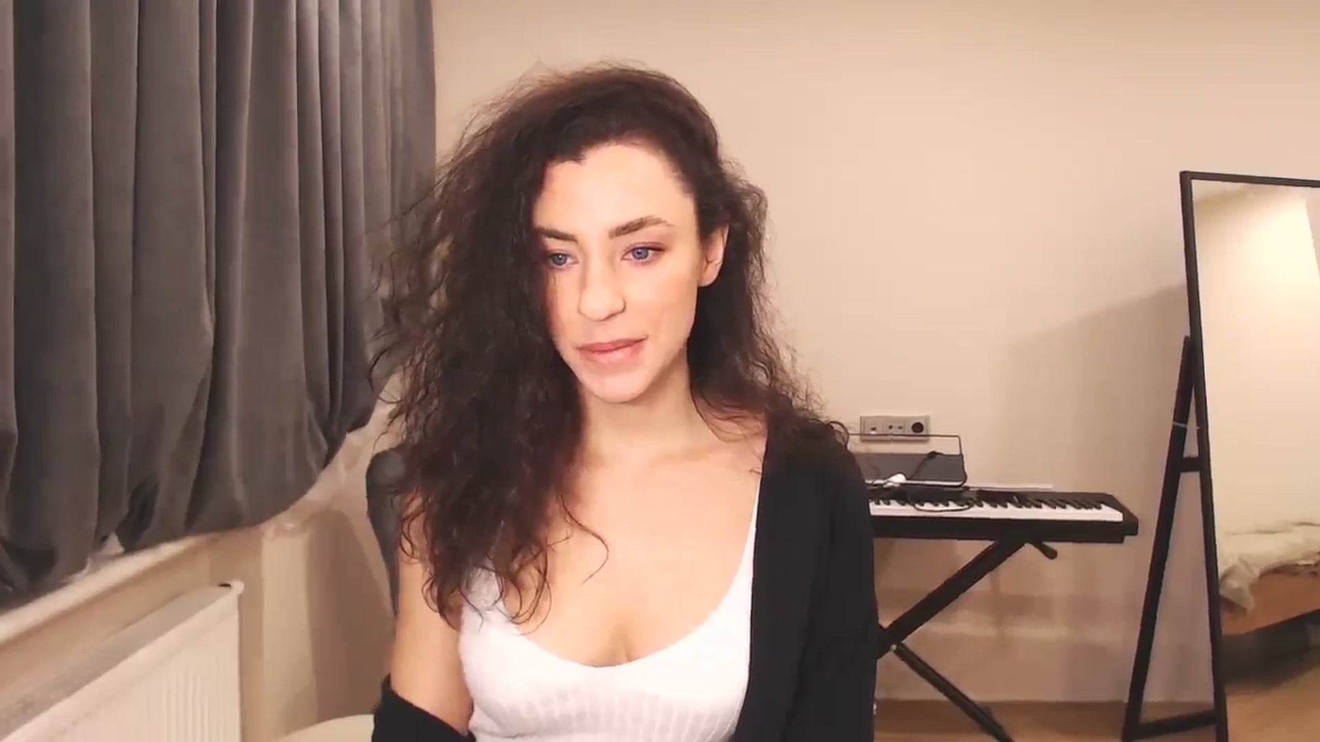 Gallery image thumbnail from Millla_Mi's myfreecams stream on, 12/22/2024, 12:50 image 18 of 20