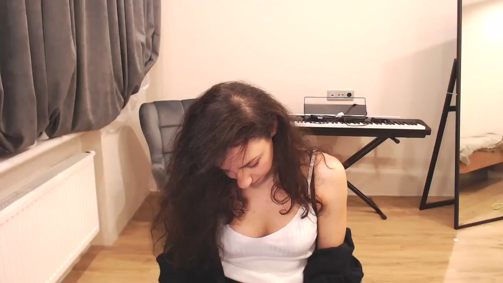 Gallery image thumbnail from Millla_Mi's myfreecams stream on, 12/22/2024, 13:49 image 19 of 20
