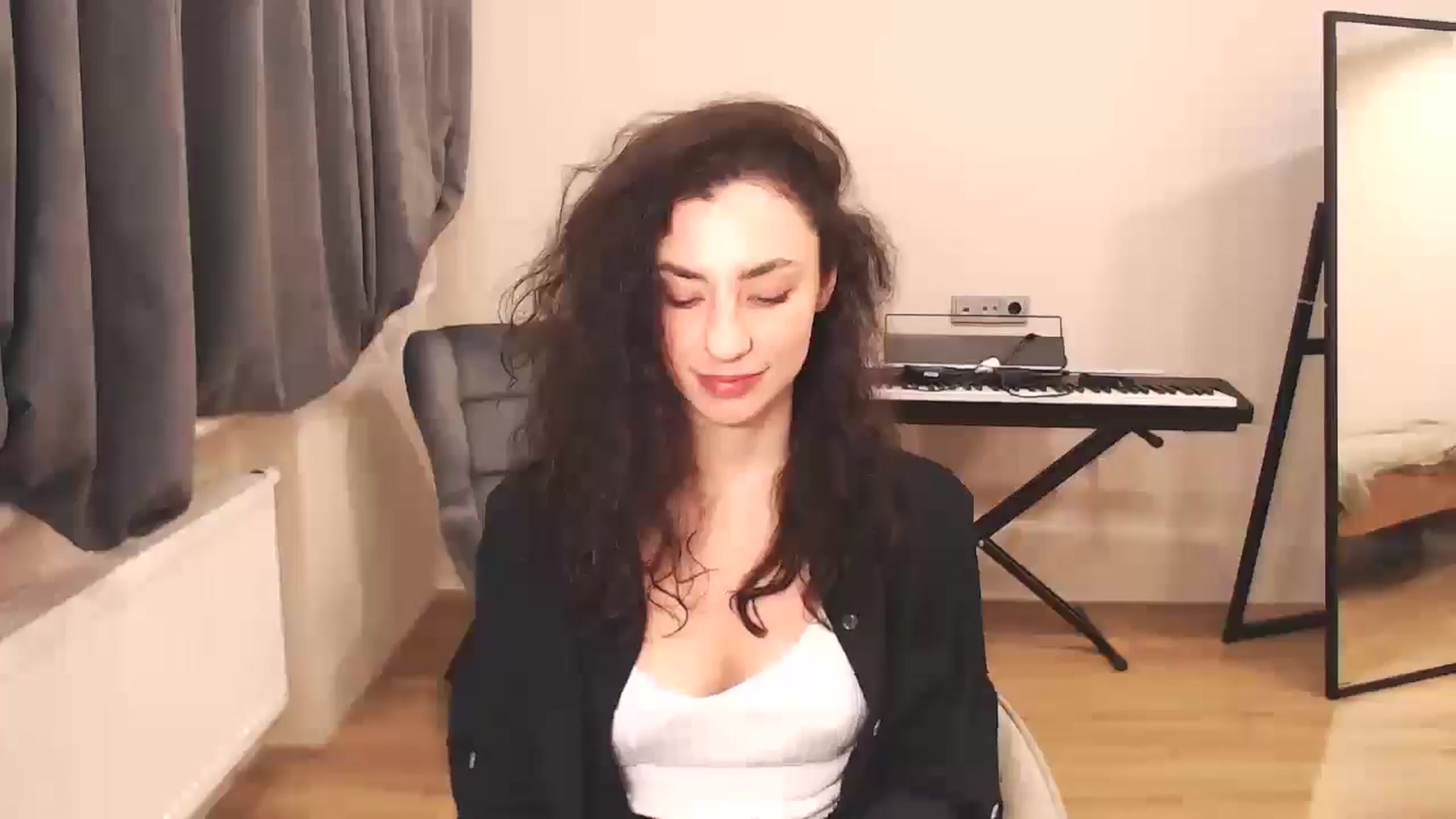 Gallery image thumbnail from Millla_Mi's myfreecams stream on, 12/22/2024, 17:37 image 19 of 20