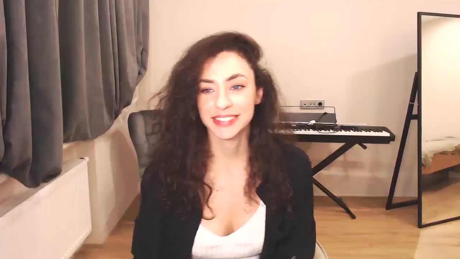 Gallery image thumbnail from Millla_Mi's myfreecams stream on, 12/22/2024, 17:37 image 14 of 20
