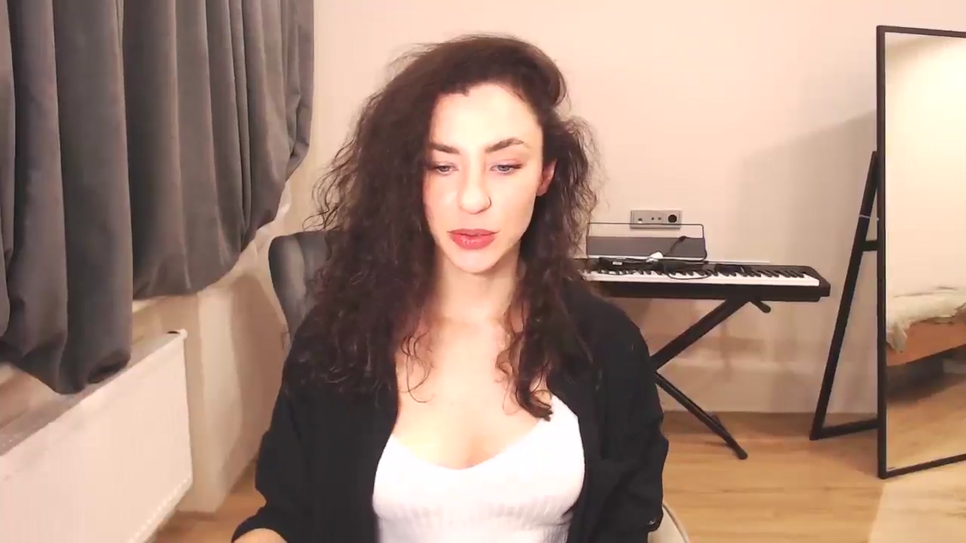 Gallery image thumbnail from Millla_Mi's myfreecams stream on, 12/22/2024, 17:37 image 5 of 20