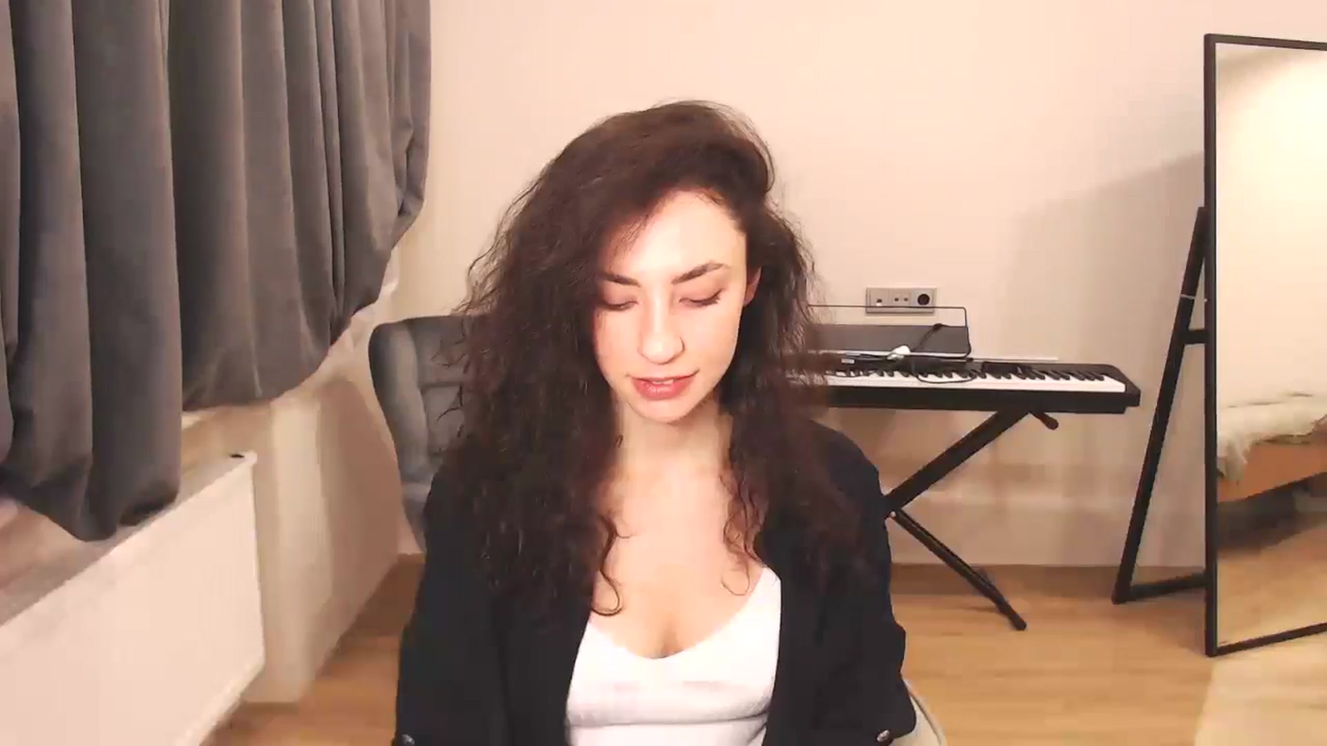 Gallery image thumbnail from Millla_Mi's myfreecams stream on, 12/22/2024, 17:37 image 13 of 20