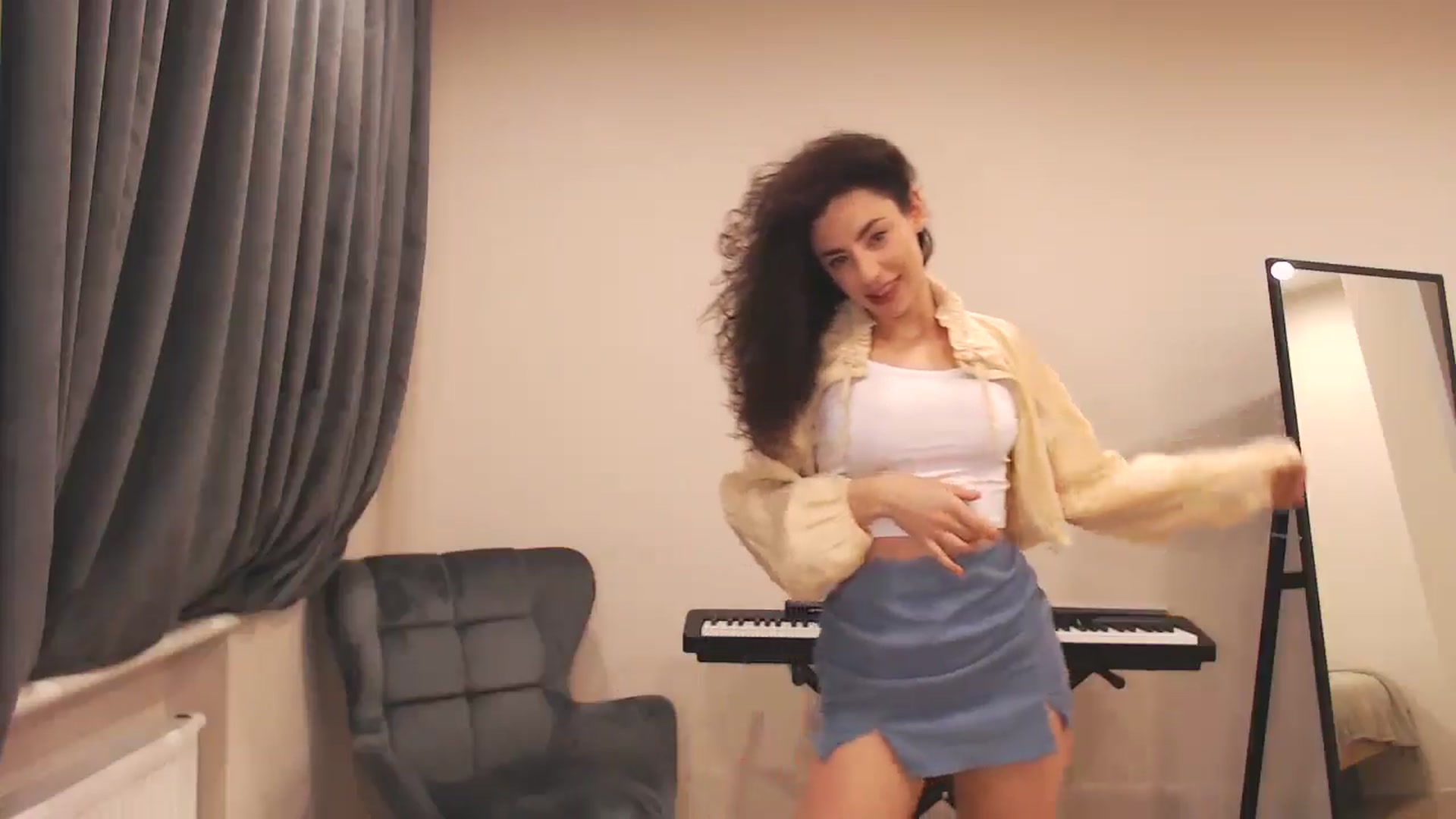 Gallery image thumbnail from Millla_Mi's myfreecams stream on, 12/28/2024, 08:11 image 19 of 20