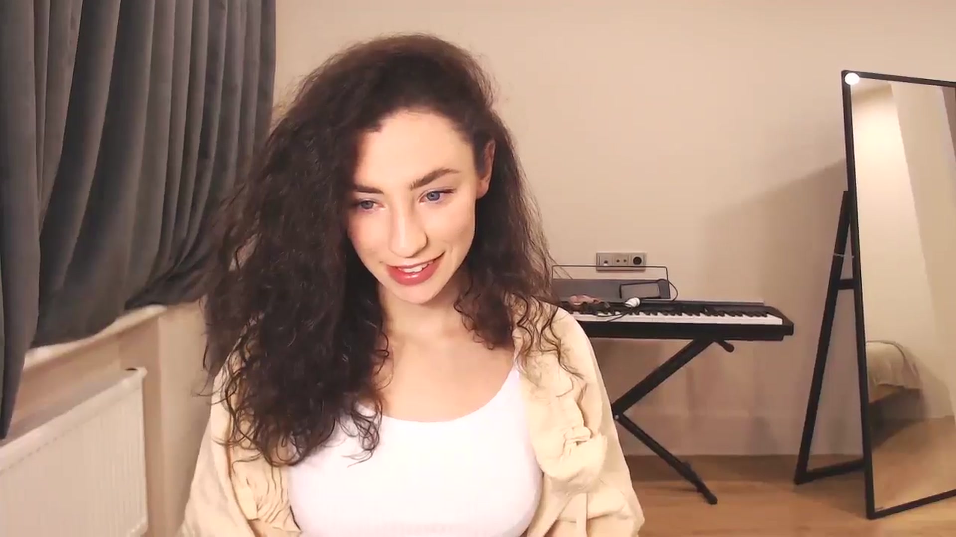 Gallery image thumbnail from Millla_Mi's myfreecams stream on, 12/28/2024, 09:17 image 6 of 20
