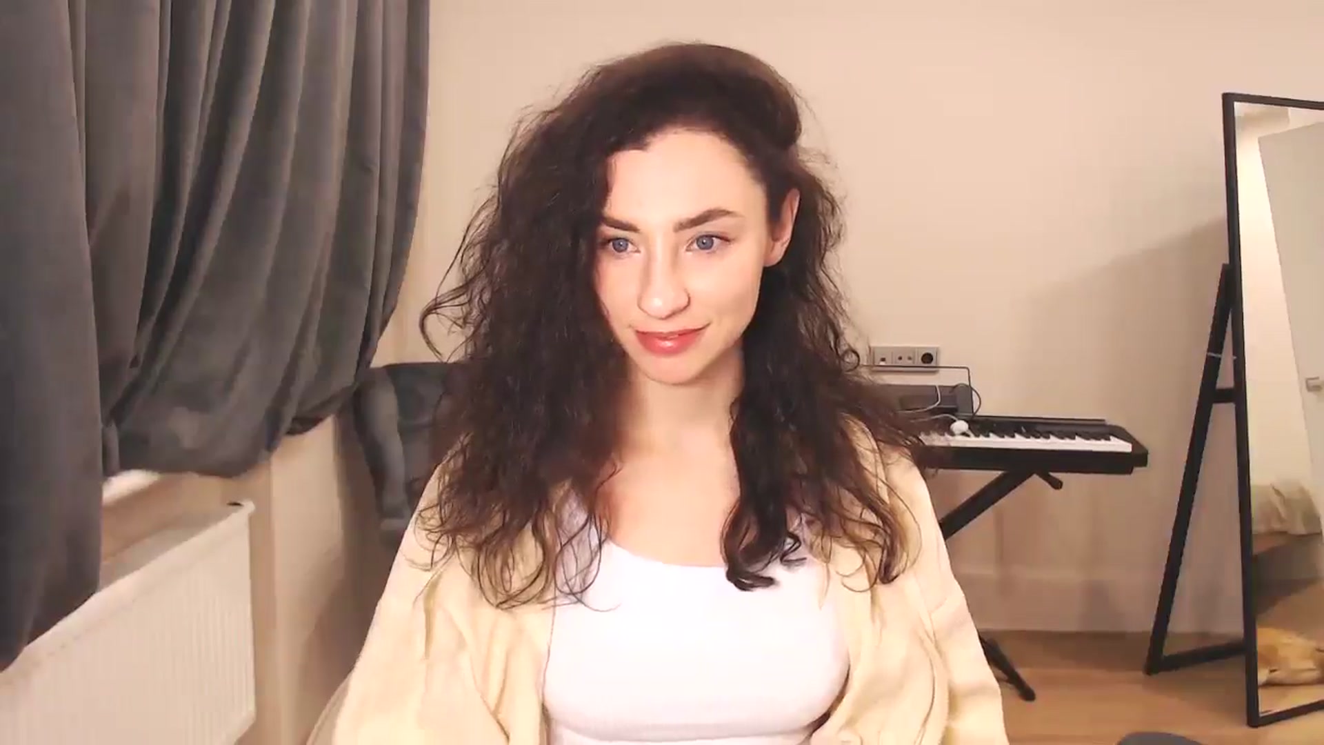 Gallery image thumbnail from Millla_Mi's myfreecams stream on, 12/28/2024, 16:18 image 17 of 20