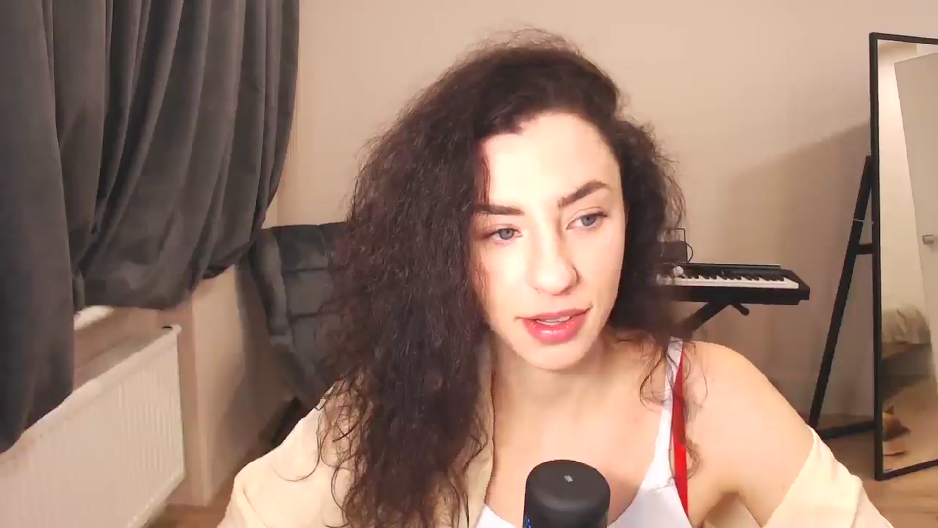 Gallery image thumbnail from Millla_Mi's myfreecams stream on, 12/28/2024, 16:18 image 7 of 20