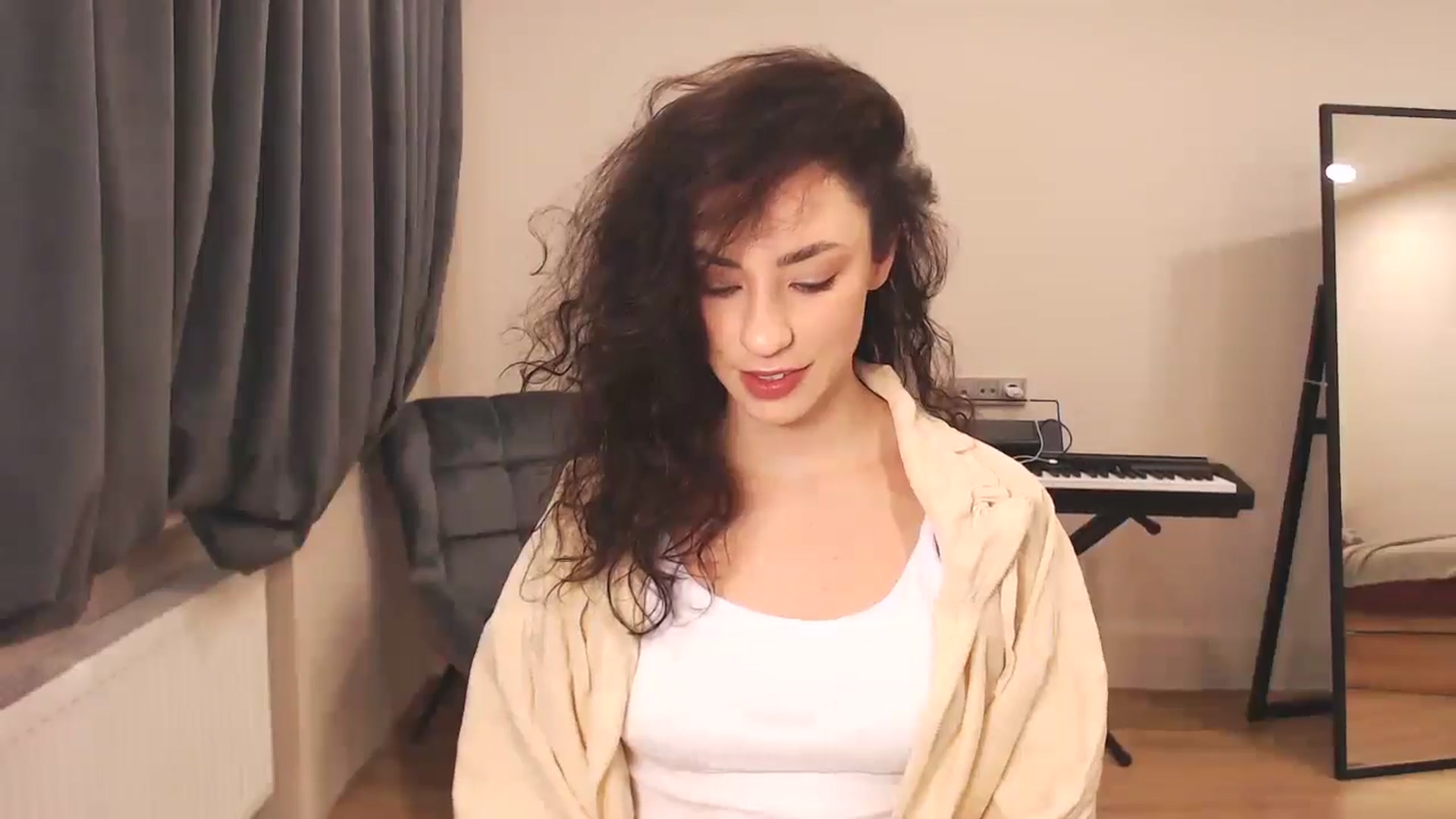 Gallery image thumbnail from Millla_Mi's myfreecams stream on, 12/29/2024, 10:39 image 6 of 20