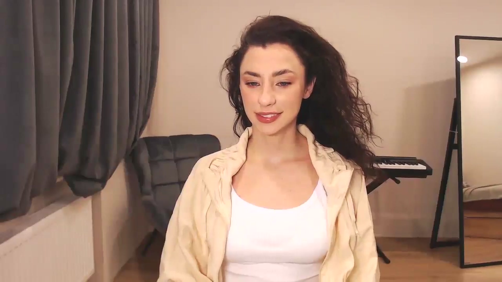 Gallery image thumbnail from Millla_Mi's myfreecams stream on, 12/29/2024, 10:39 image 8 of 20