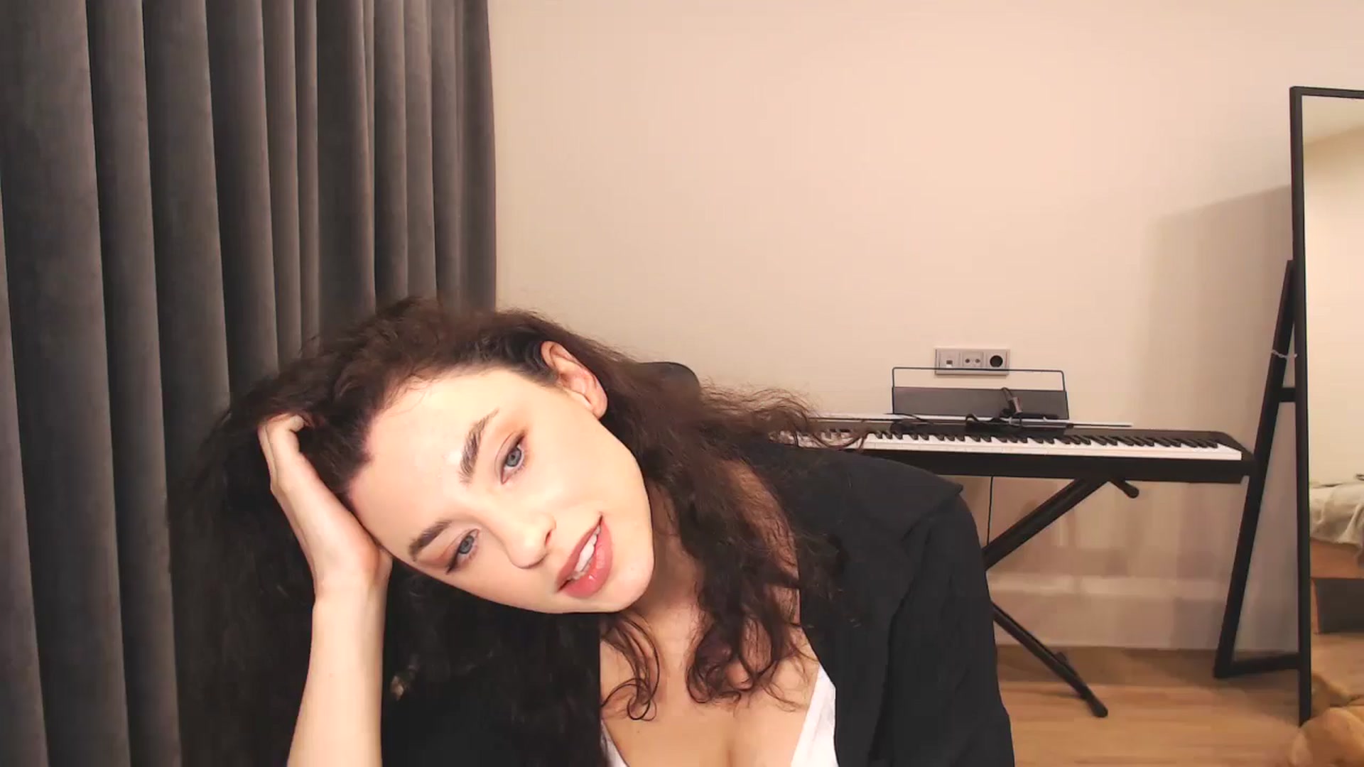 Gallery image thumbnail from Millla_Mi's myfreecams stream on, 02/02/2025, 13:43 image 10 of 20