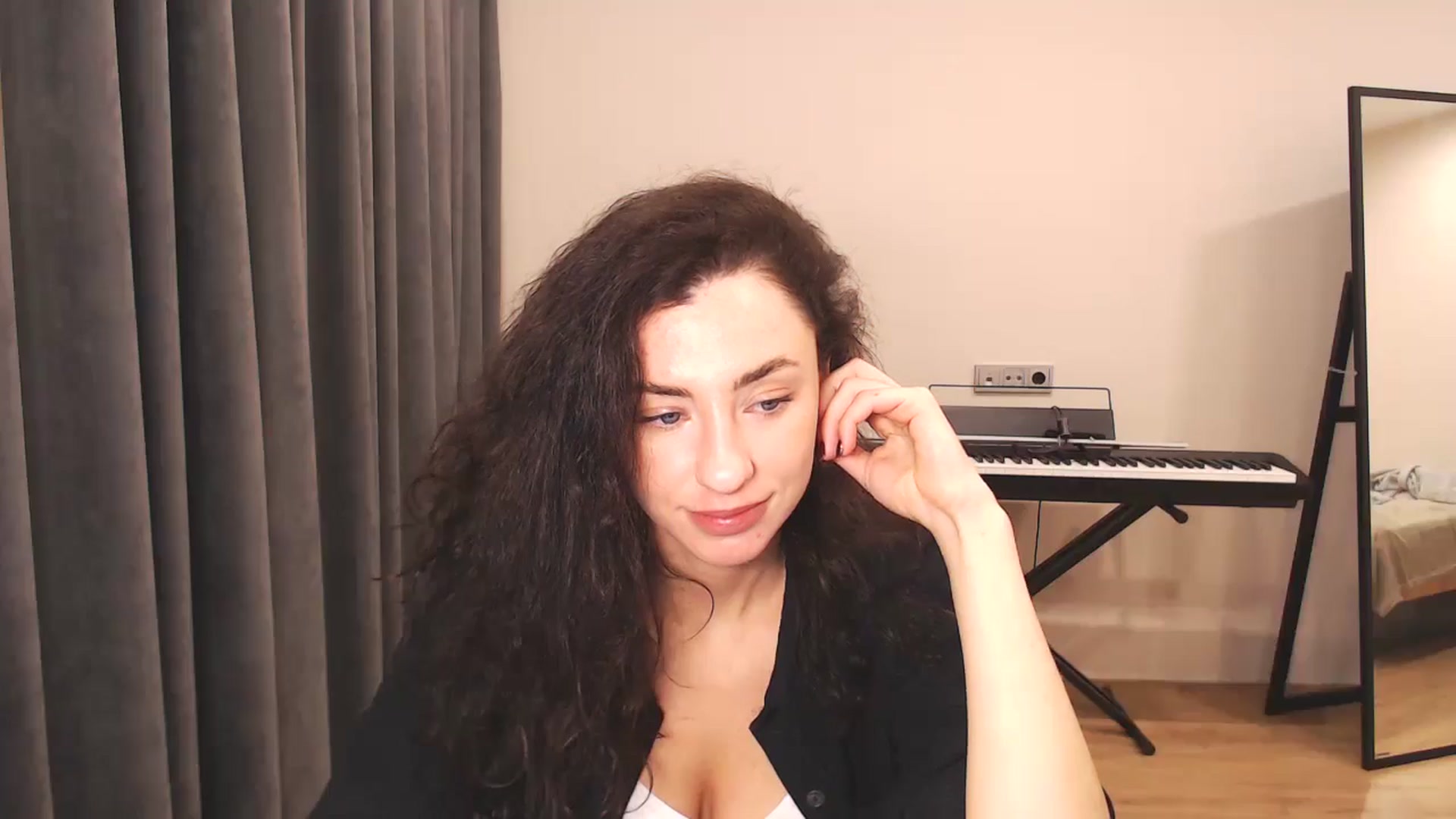 Gallery image thumbnail from Millla_Mi's myfreecams stream on, 02/09/2025, 18:05 image 3 of 20