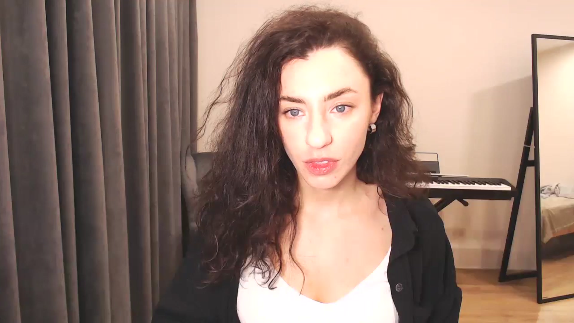 Gallery image thumbnail from Millla_Mi's myfreecams stream on, 02/09/2025, 18:05 image 8 of 20