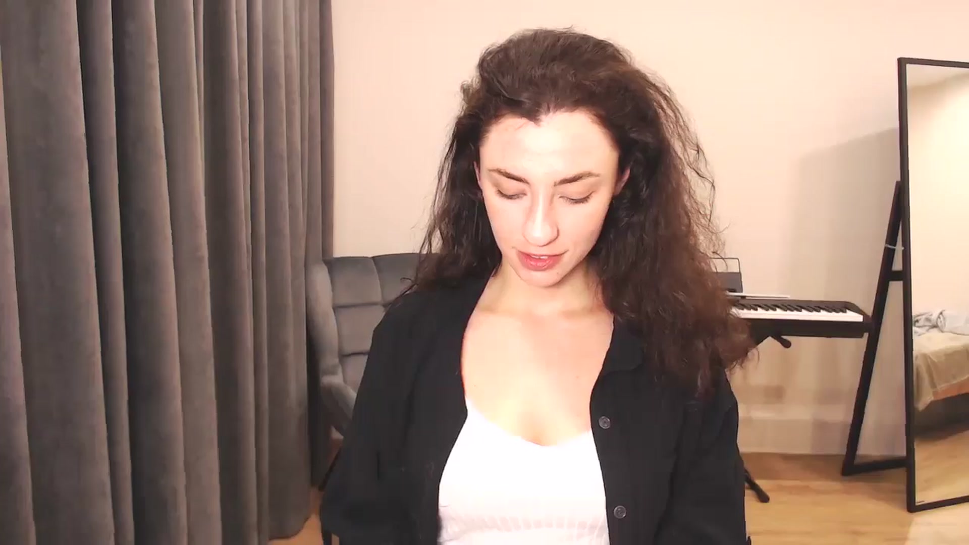 Gallery image thumbnail from Millla_Mi's myfreecams stream on, 02/09/2025, 18:05 image 10 of 20