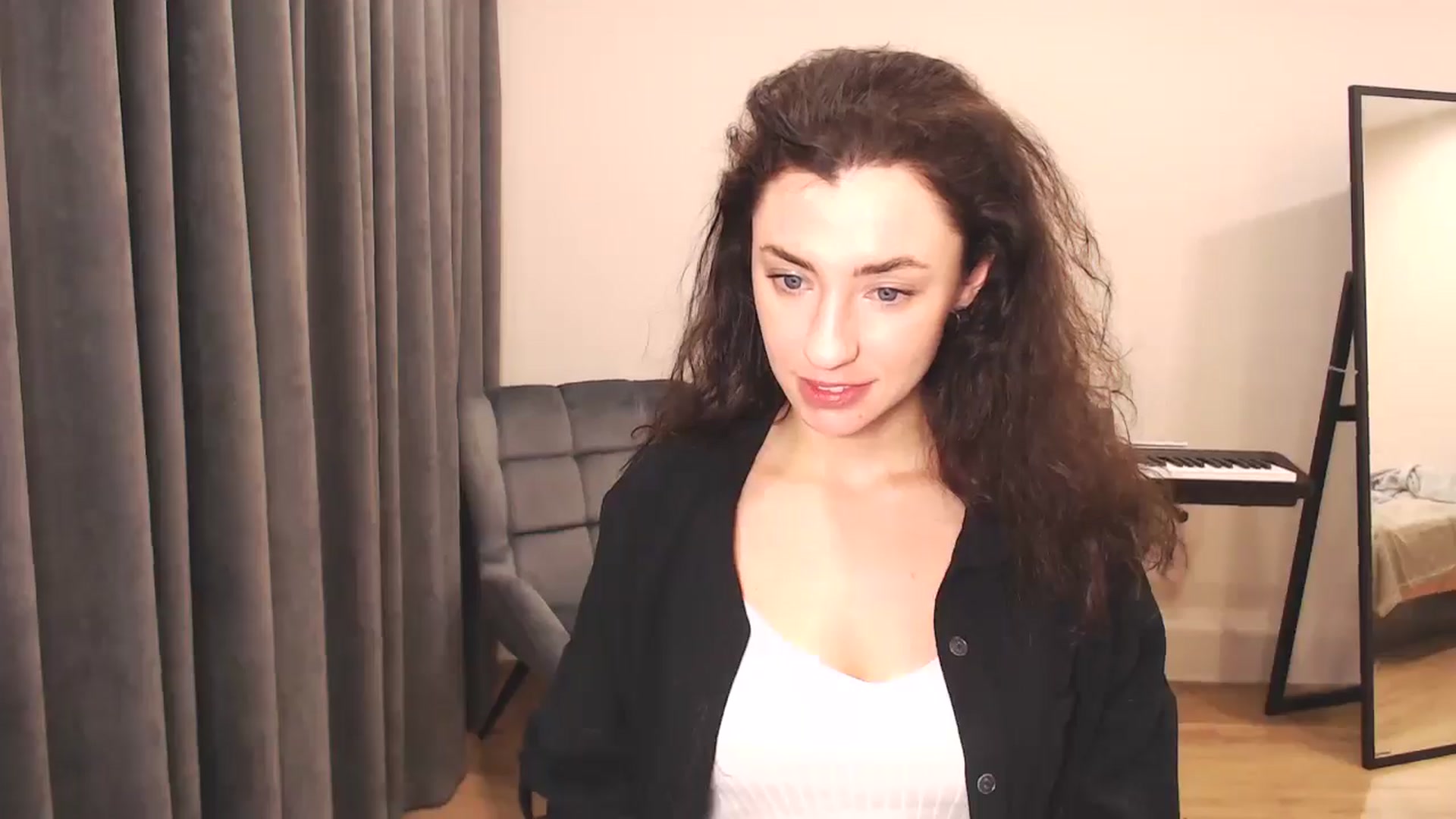 Gallery image thumbnail from Millla_Mi's myfreecams stream on, 02/09/2025, 18:05 image 11 of 20