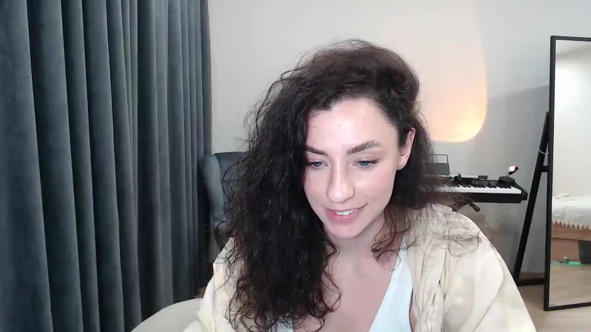 Gallery image thumbnail from Millla_Mi's myfreecams stream on, 03/15/2025, 17:13 image 17 of 20