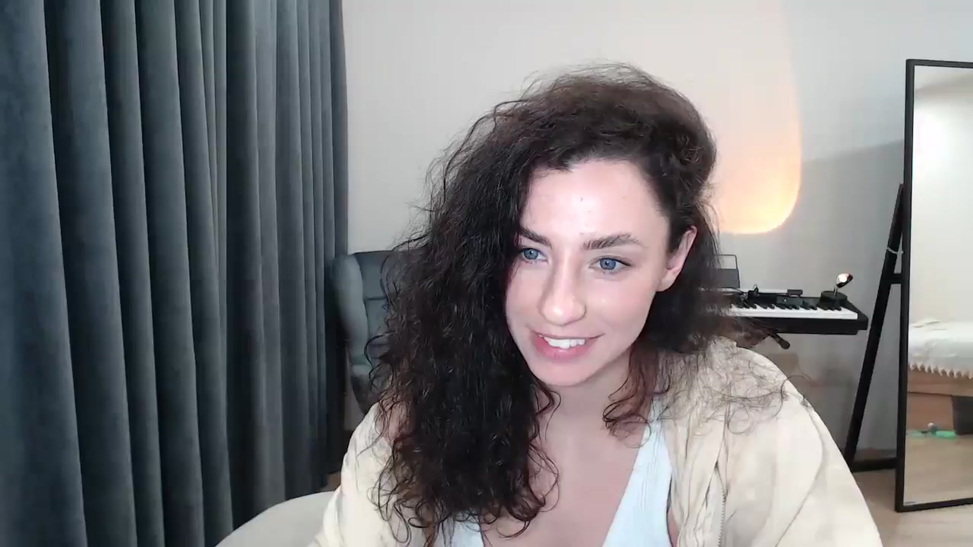 Gallery image thumbnail from Millla_Mi's myfreecams stream on, 03/15/2025, 17:13 image 18 of 20