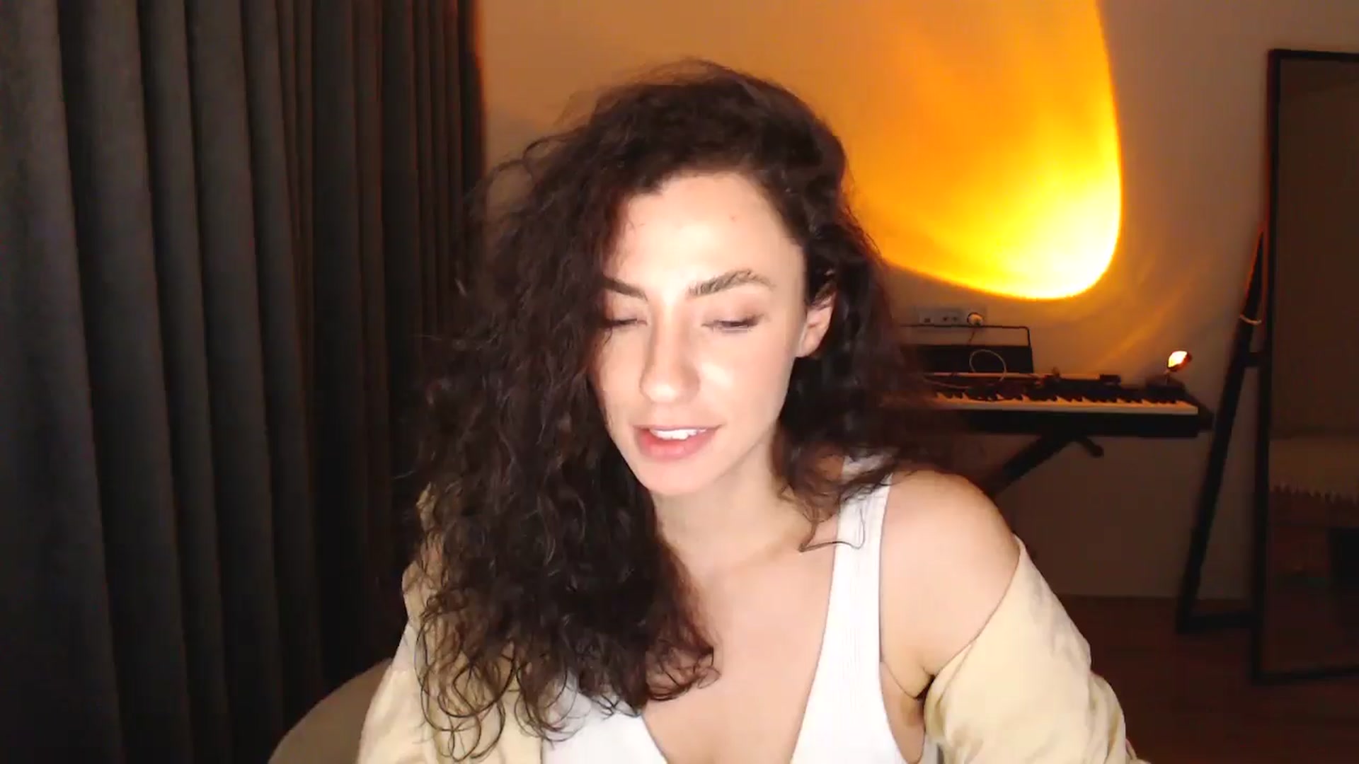 Gallery image thumbnail from Millla_Mi's myfreecams stream on, 03/15/2025, 18:40 image 10 of 20