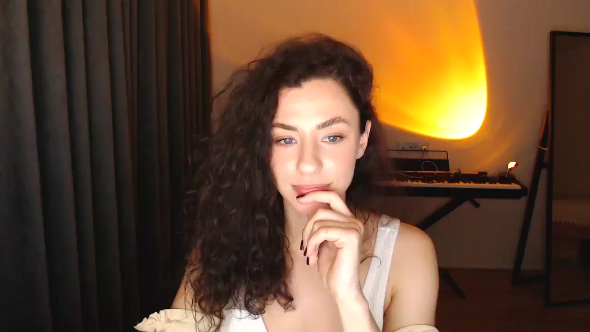 Gallery image thumbnail from Millla_Mi's myfreecams stream on, 03/15/2025, 18:40 image 7 of 20