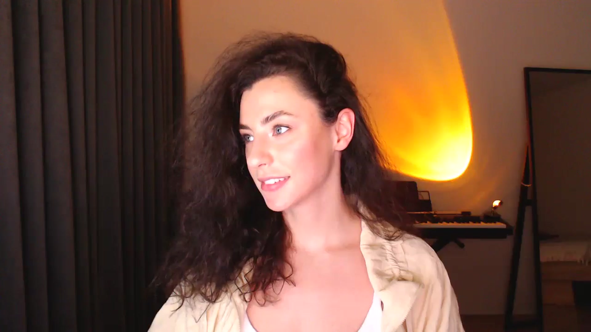 Gallery image thumbnail from Millla_Mi's myfreecams stream on, 03/16/2025, 20:51 image 9 of 20