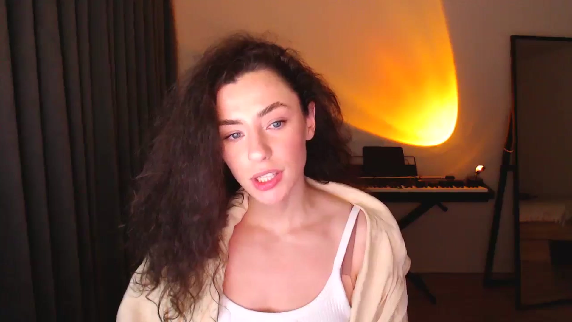Gallery image thumbnail from Millla_Mi's myfreecams stream on, 03/16/2025, 20:51 image 17 of 20
