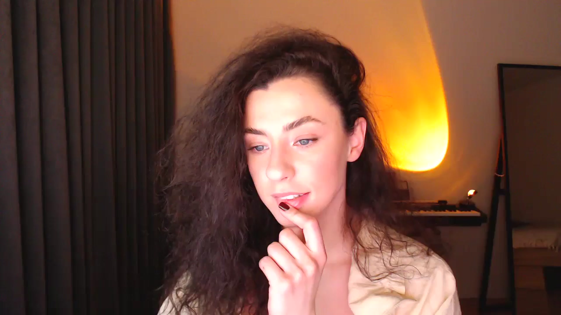 Gallery image thumbnail from Millla_Mi's myfreecams stream on, 03/16/2025, 20:51 image 11 of 20