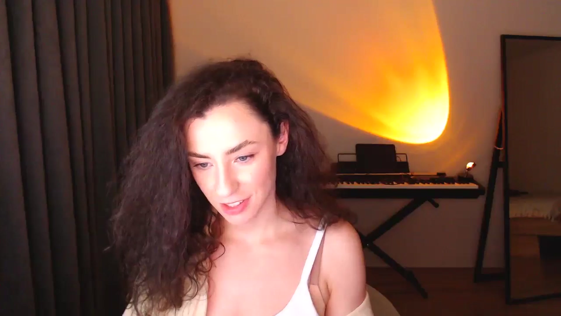 Gallery image thumbnail from Millla_Mi's myfreecams stream on, 03/16/2025, 20:51 image 19 of 20