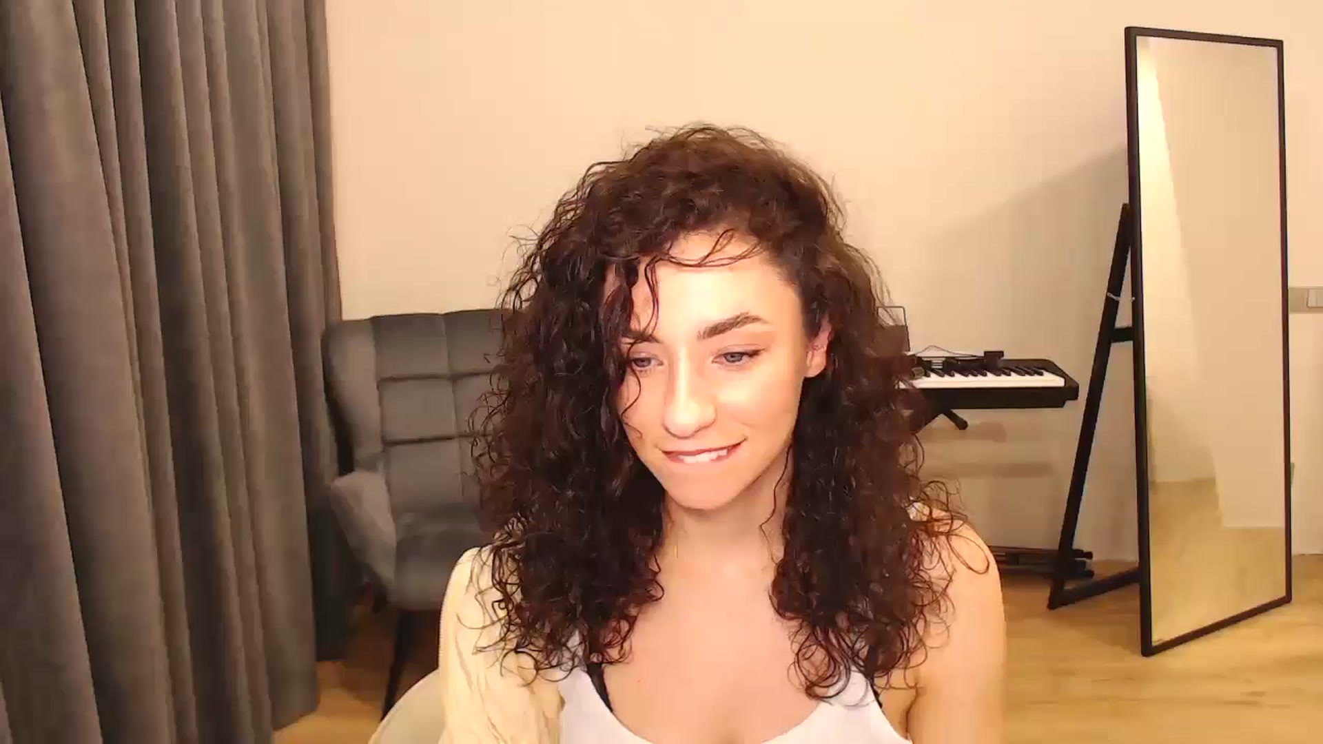 Gallery image thumbnail from Millla_Mi's myfreecams stream on, 03/29/2025, 15:48 image 6 of 20