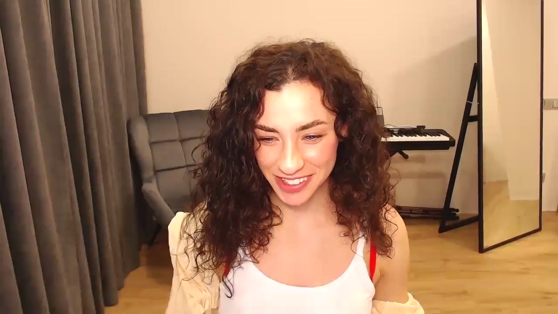 Gallery image thumbnail from Millla_Mi's myfreecams stream on, 03/30/2025, 19:33 image 7 of 20