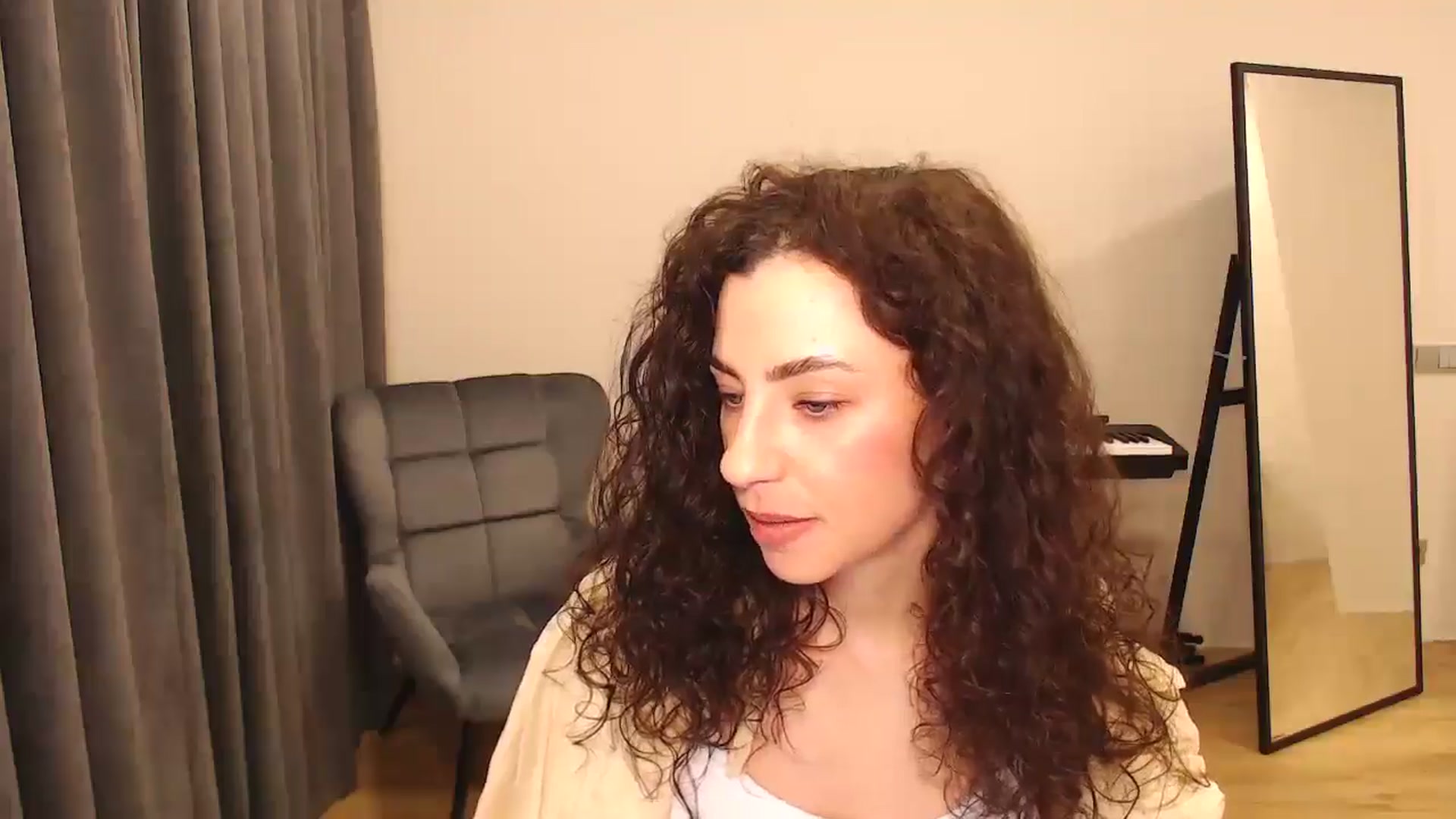 Gallery image thumbnail from Millla_Mi's myfreecams stream on, 03/30/2025, 19:33 image 3 of 20