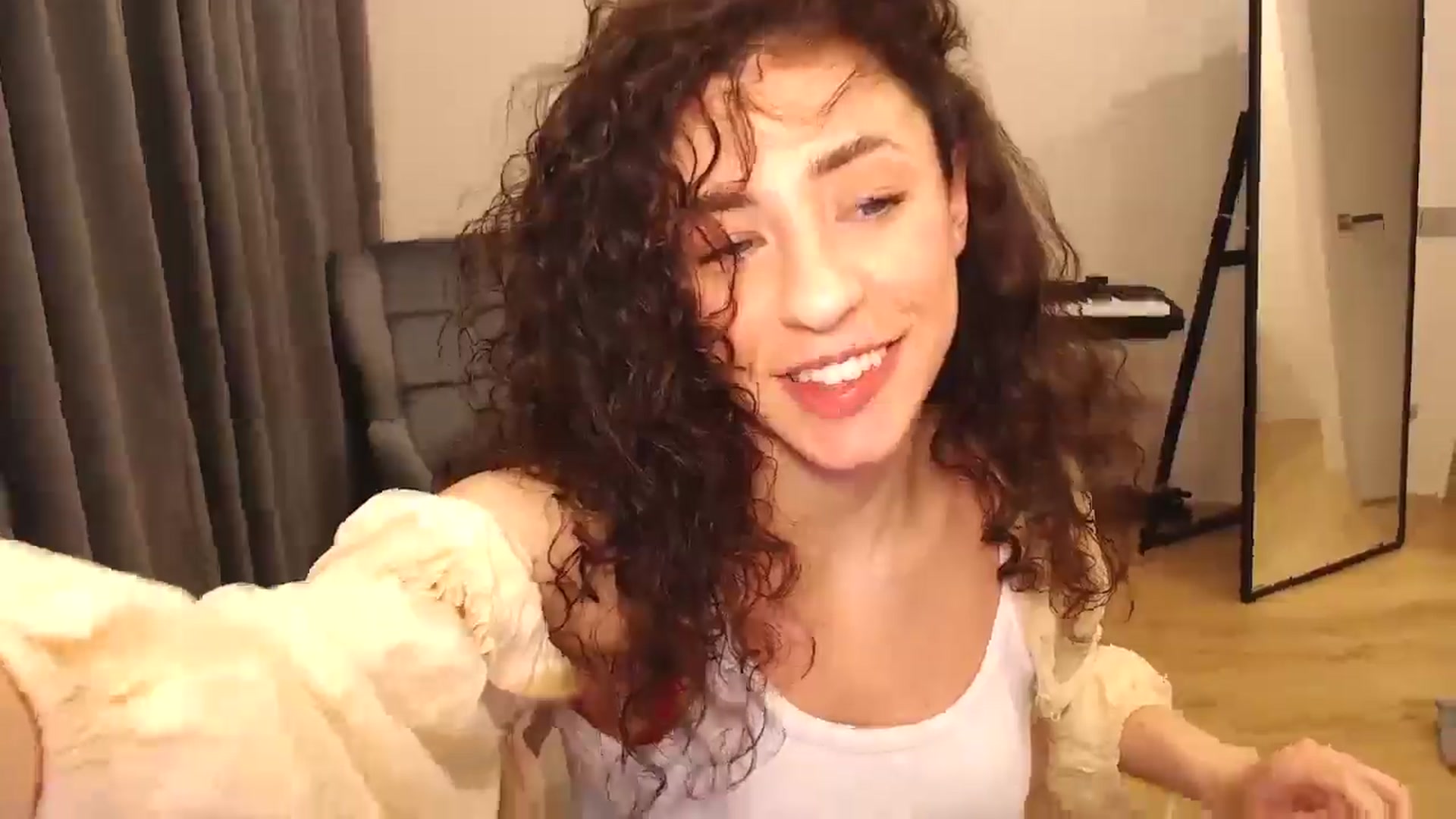 Gallery image thumbnail from Millla_Mi's myfreecams stream on, 03/30/2025, 19:33 image 11 of 20