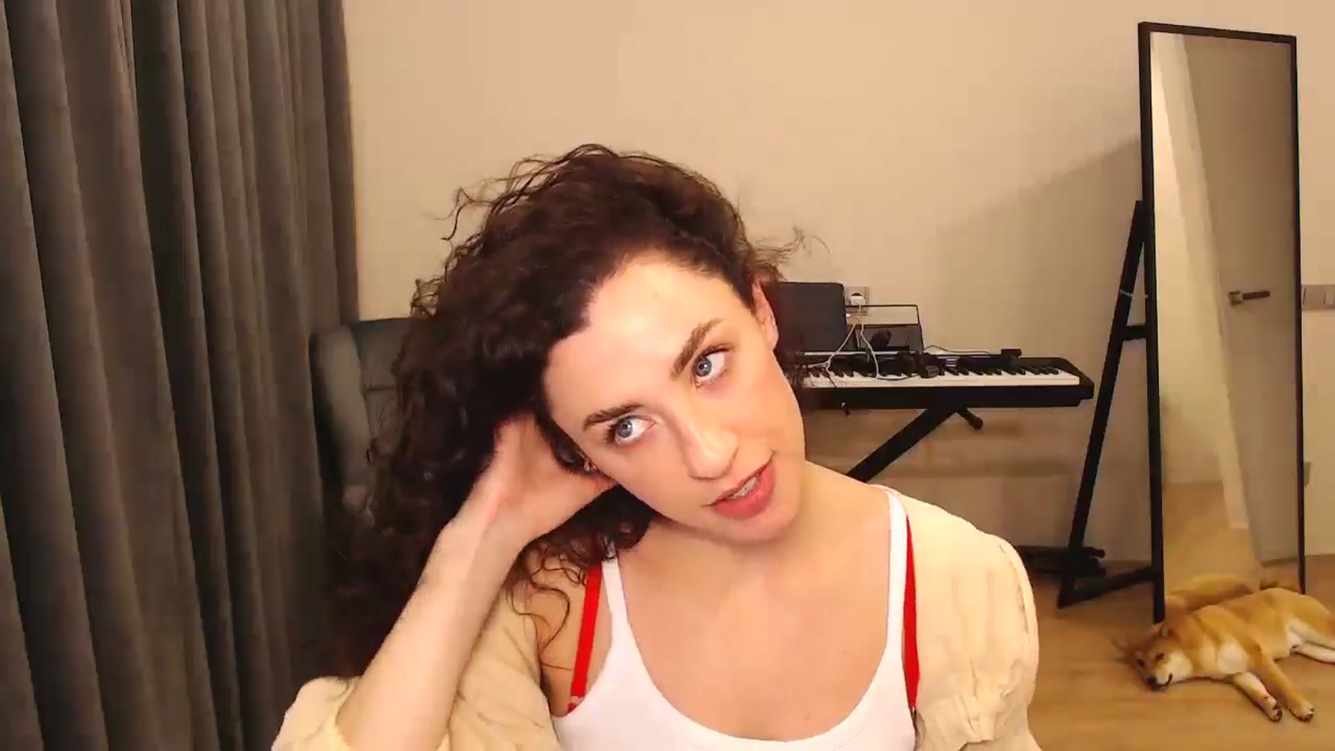 Gallery image thumbnail from Millla_Mi's myfreecams stream on, 03/30/2025, 19:33 image 16 of 20